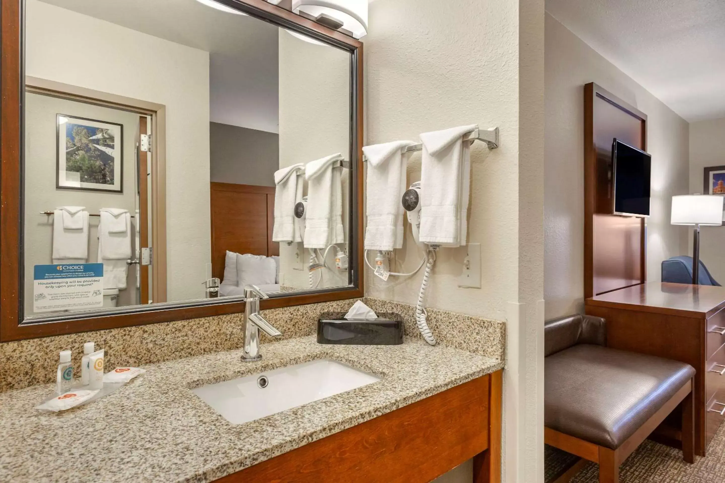 Photo of the whole room, Bathroom in Comfort Inn I-17 & I-40 Flagstaff