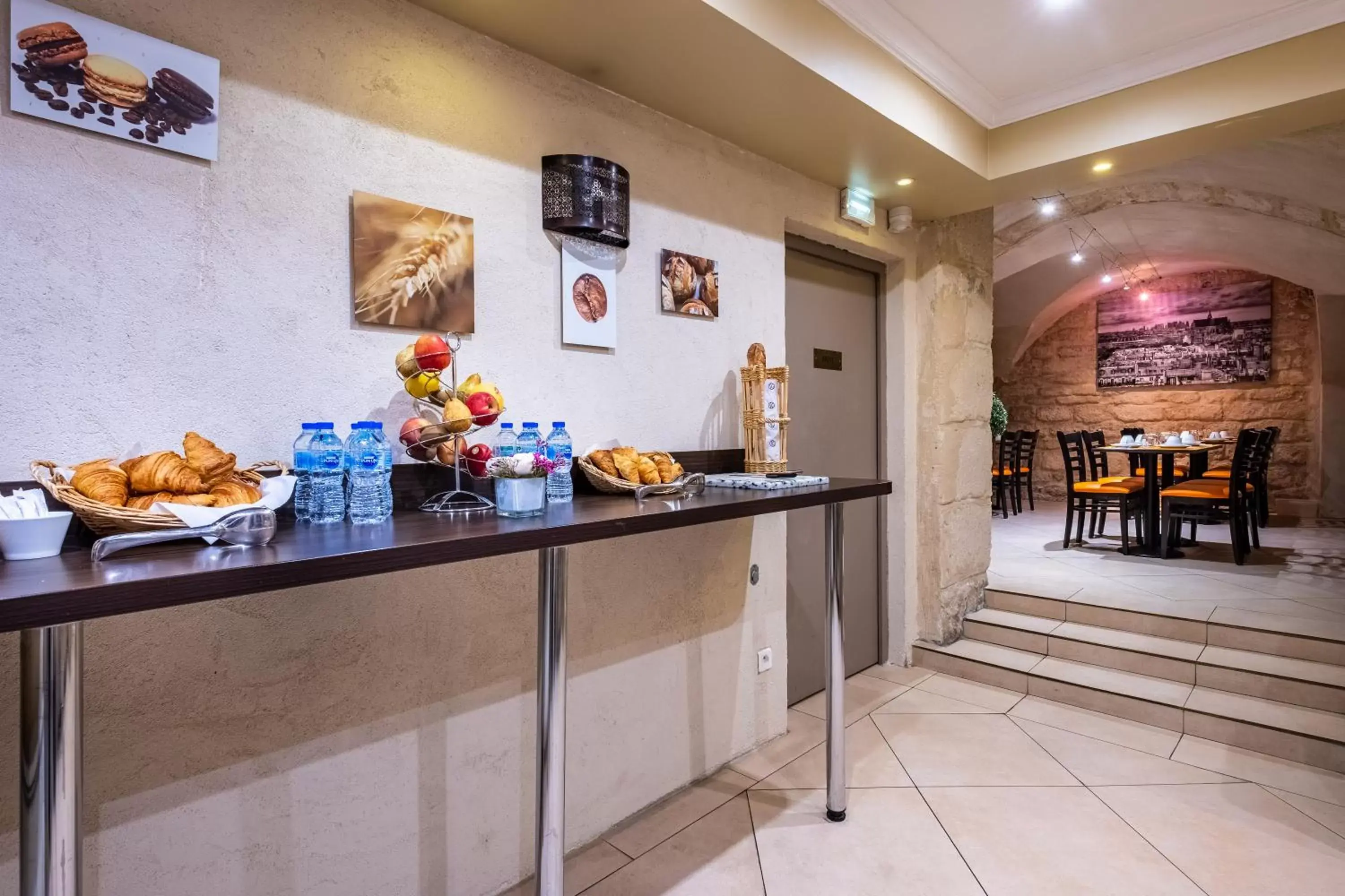 Breakfast, Restaurant/Places to Eat in Hotel Saint Honore 85
