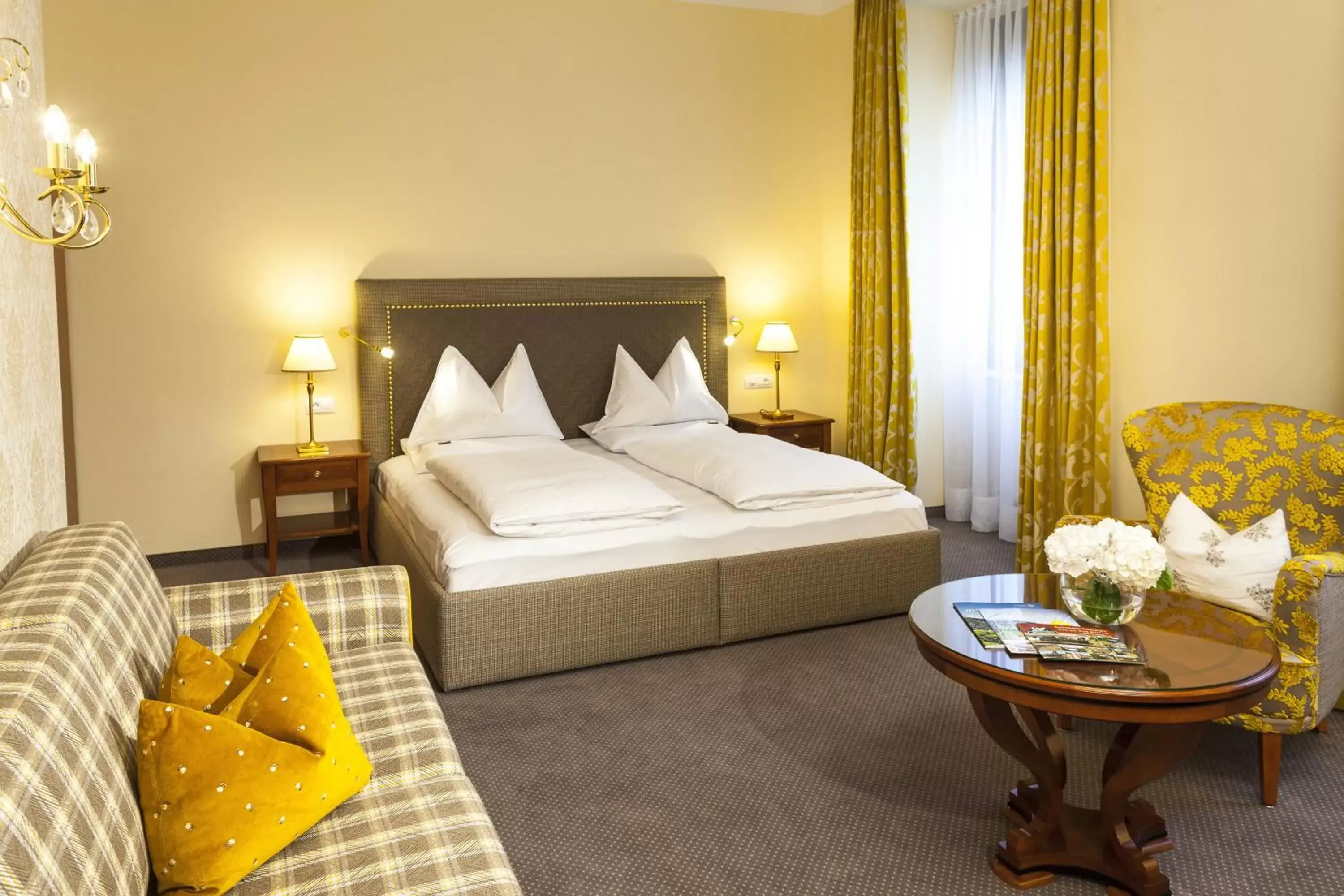 Bedroom, Bed in Parkhotel Graz - Traditional Luxury