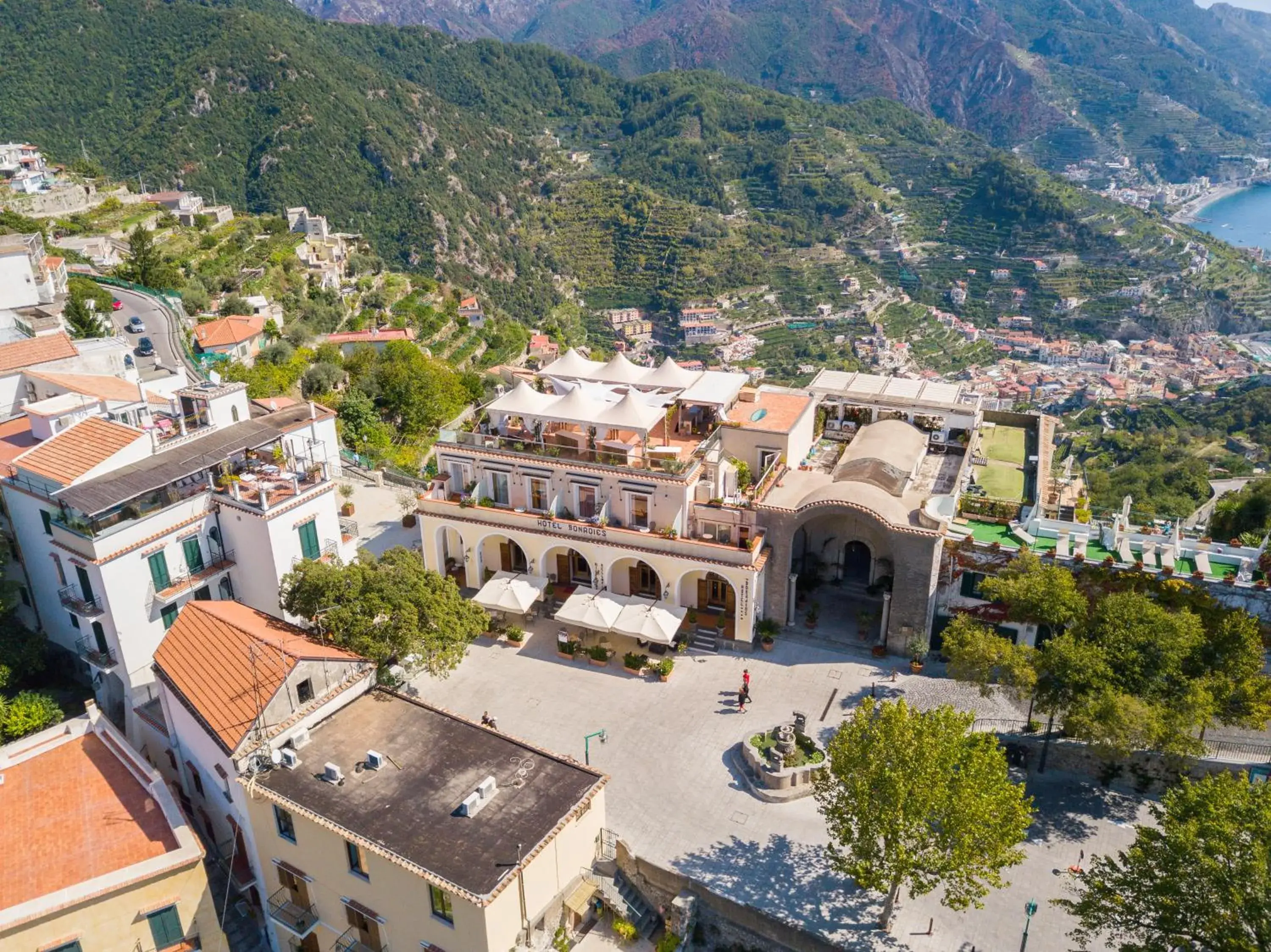 Bird's eye view, Bird's-eye View in Hotel Bonadies