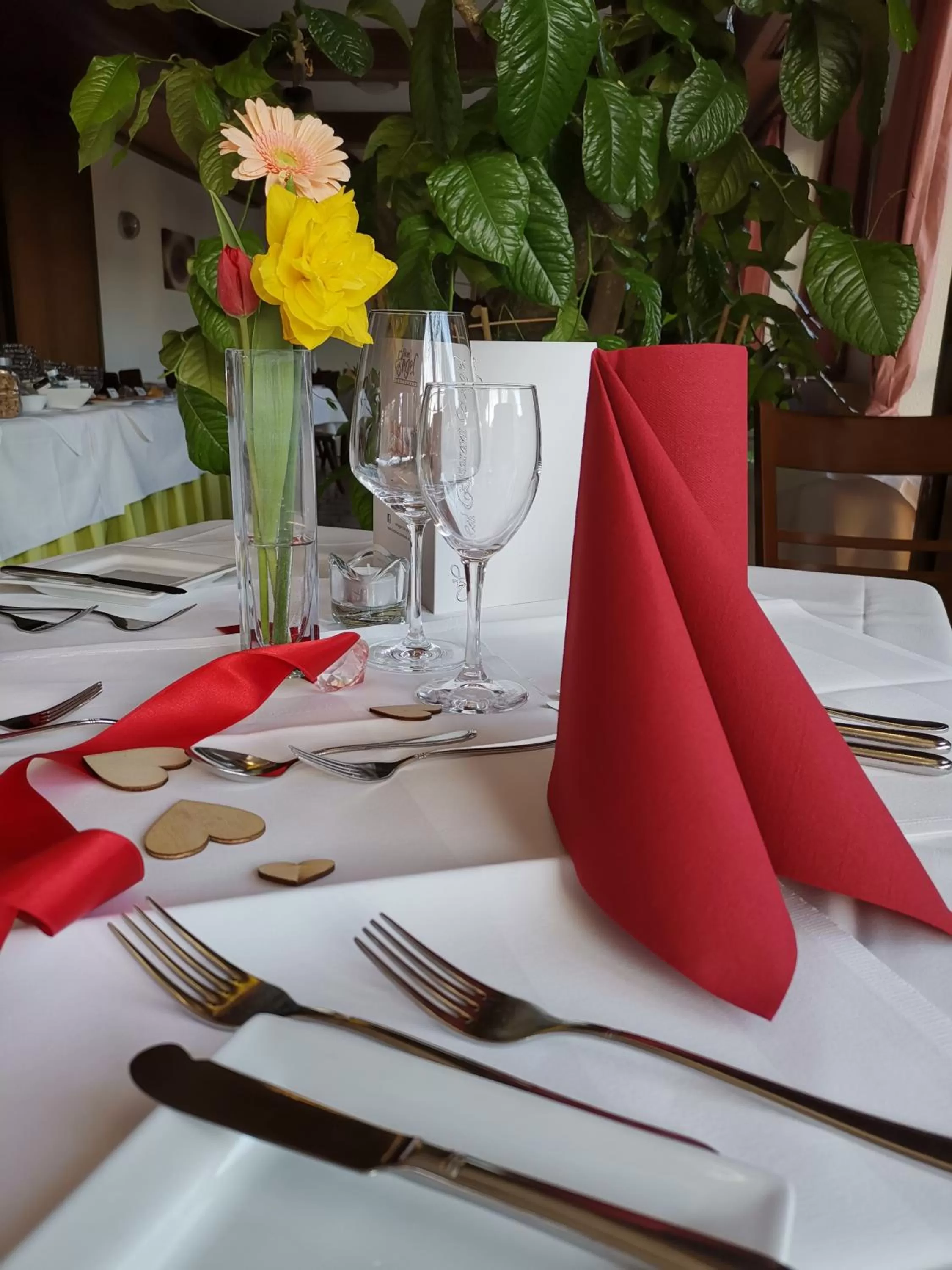 Restaurant/places to eat in Hotel Engel