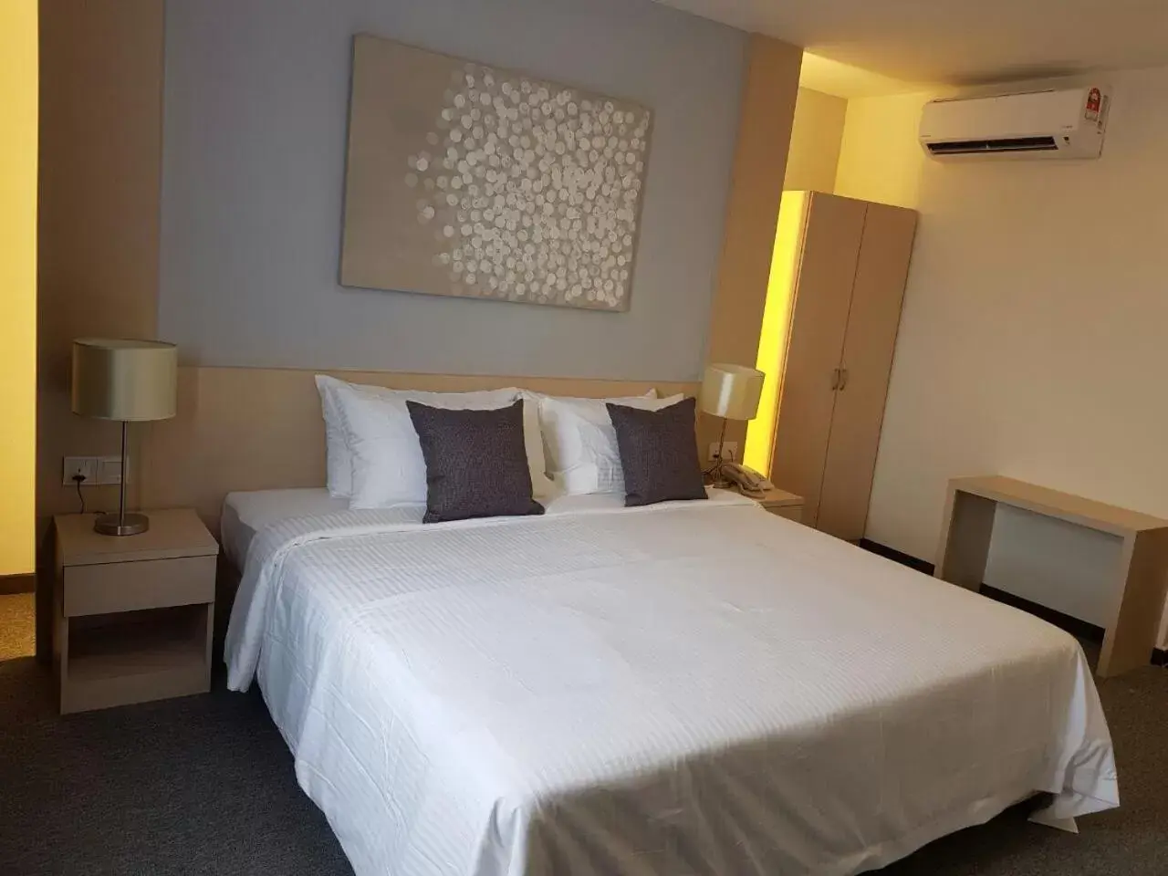 People, Bed in The View Hotel People, Bed in The View Hotel