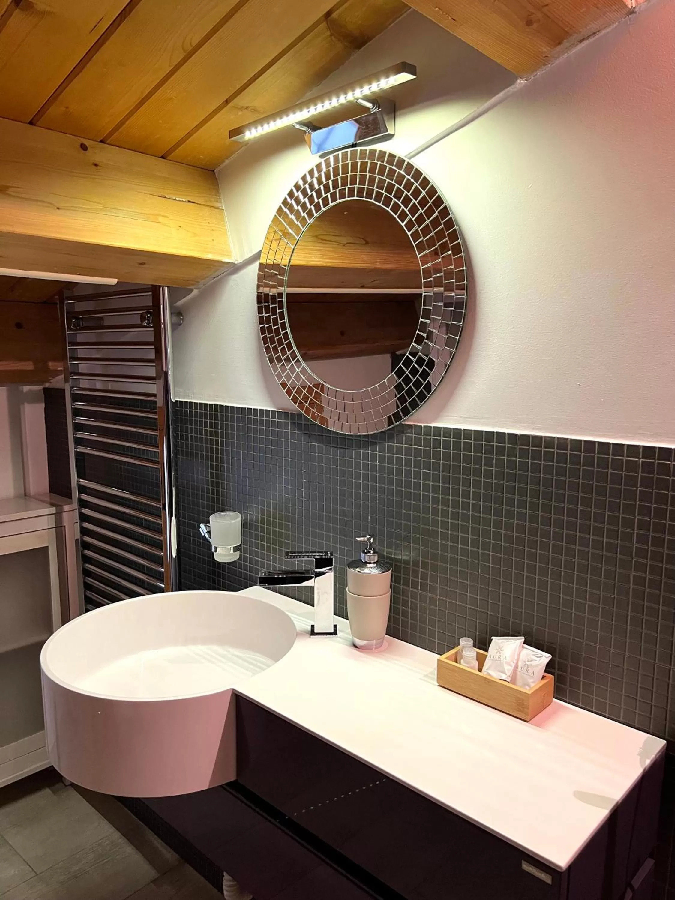 Bathroom in DhOME B&B