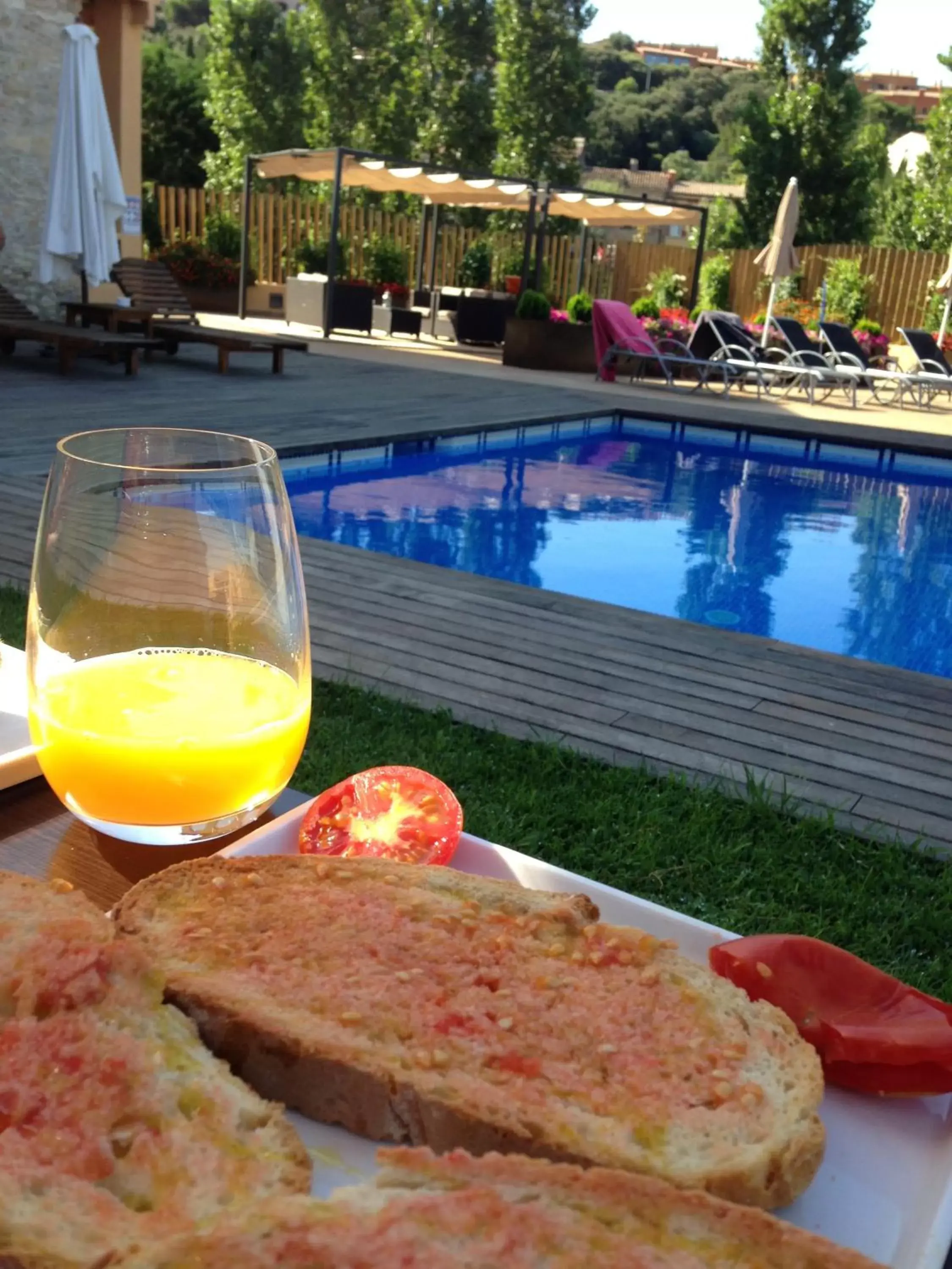 Food, Swimming Pool in Hostalet de Begur - Adults Only