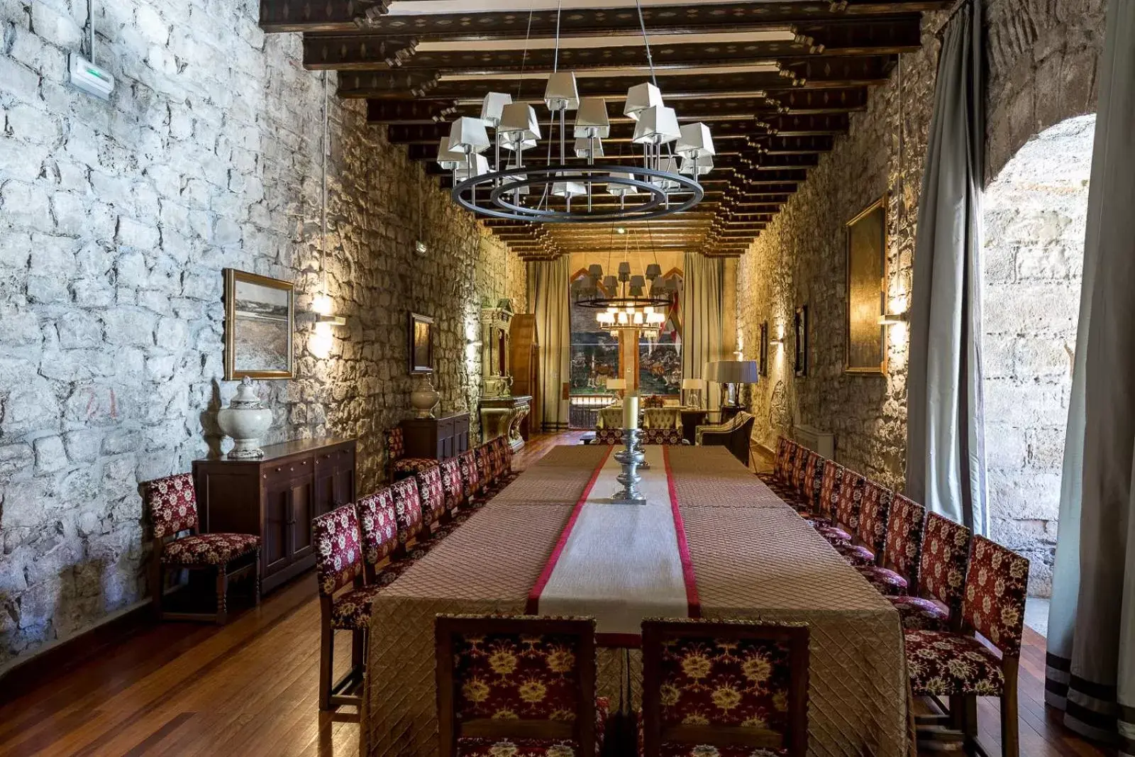 Communal lounge/ TV room in Parador de Hondarribia