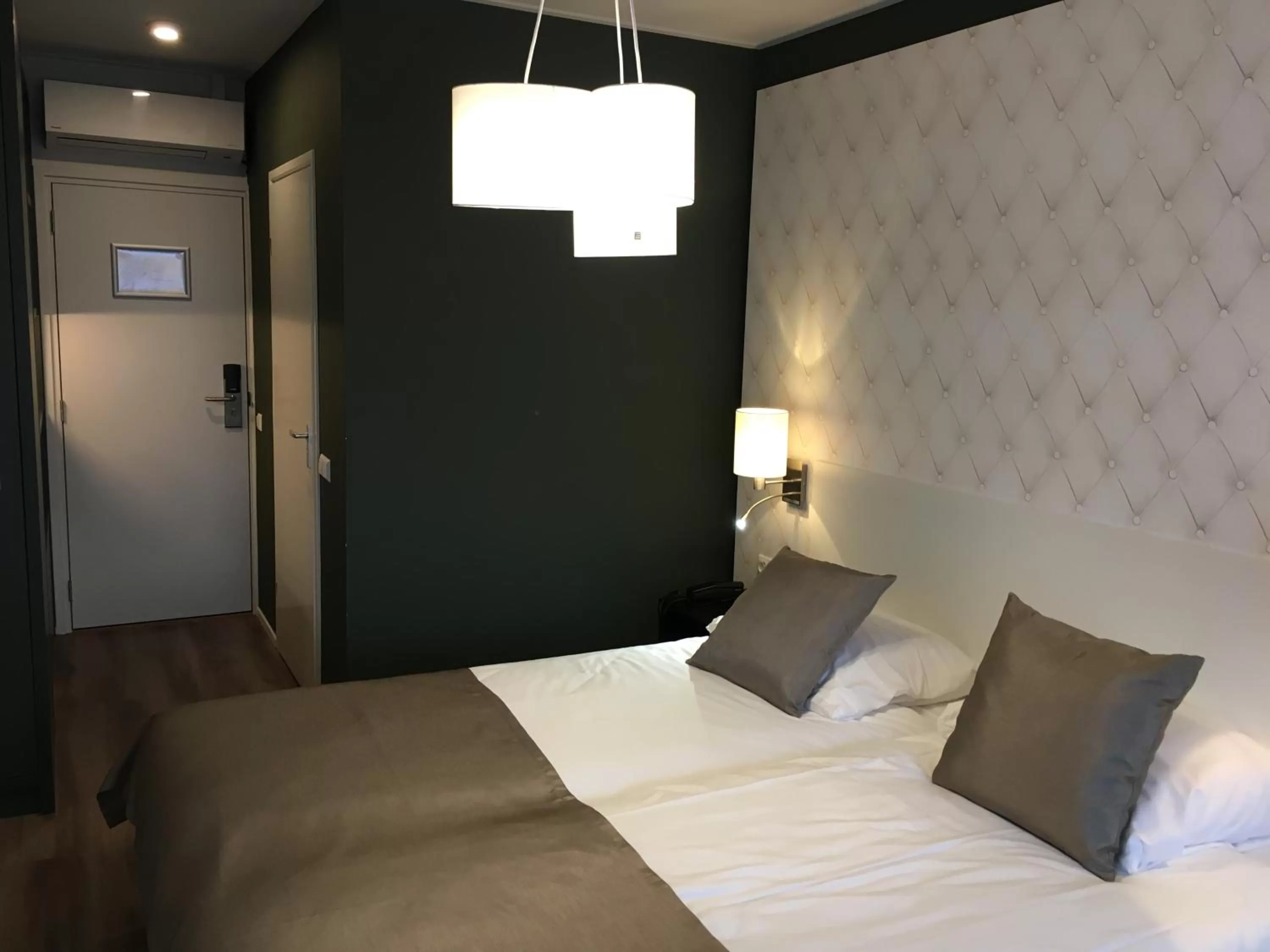 Photo of the whole room, Bed in Het Wapen van Elst