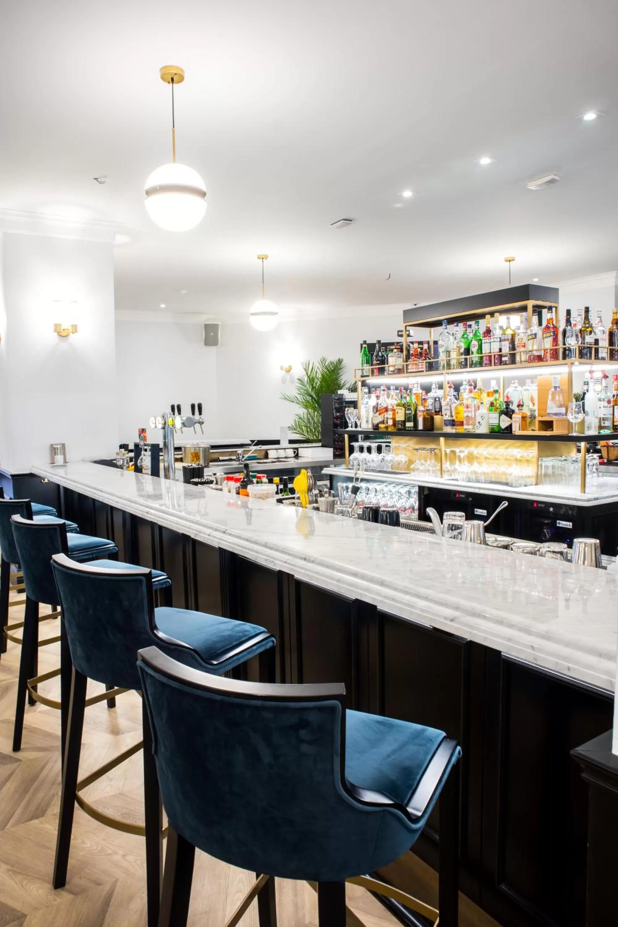 Lounge or bar in a&o Brussel Centrum