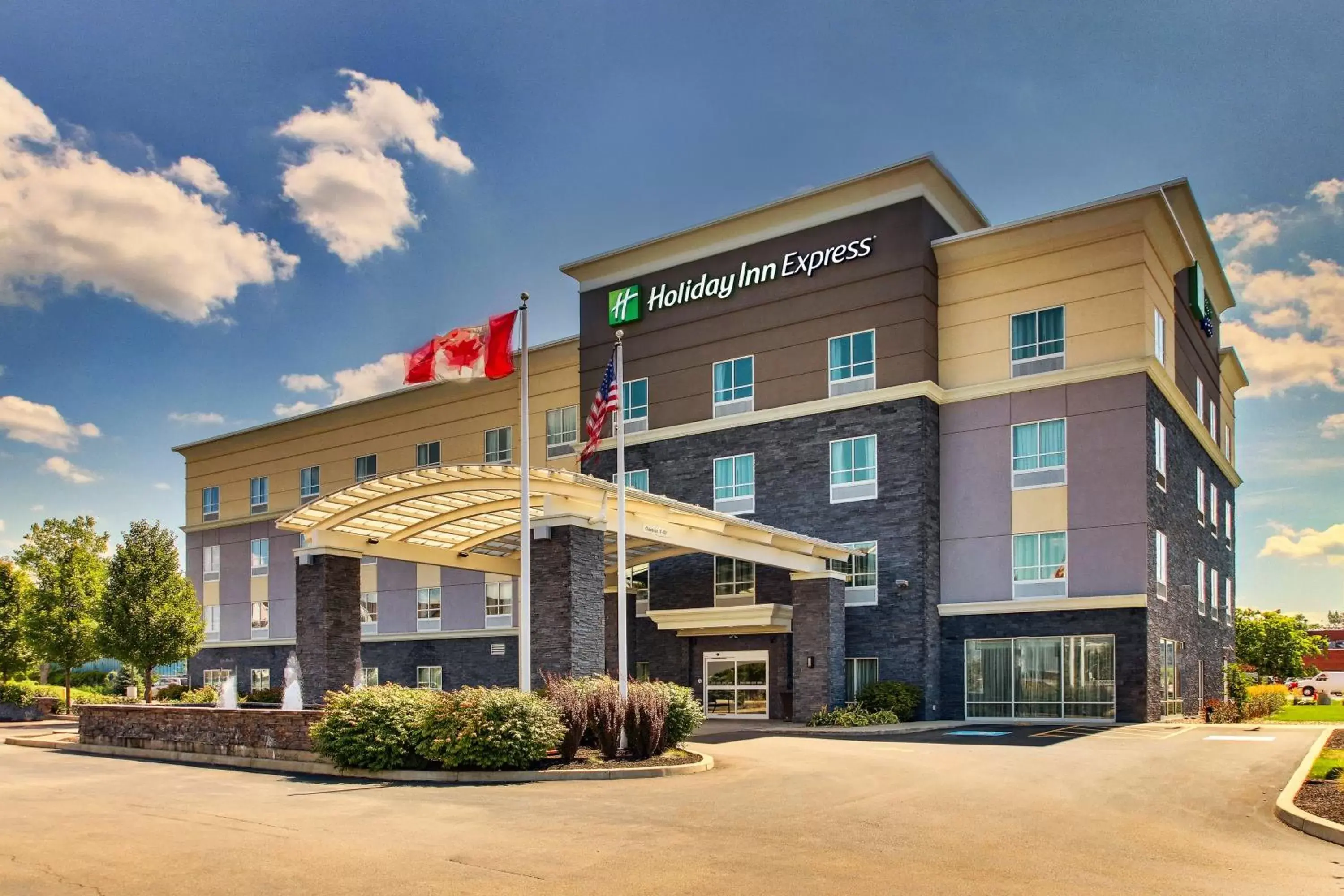 Property Building in Holiday Inn Express & Suites Cheektowaga North East, an IHG Hotel