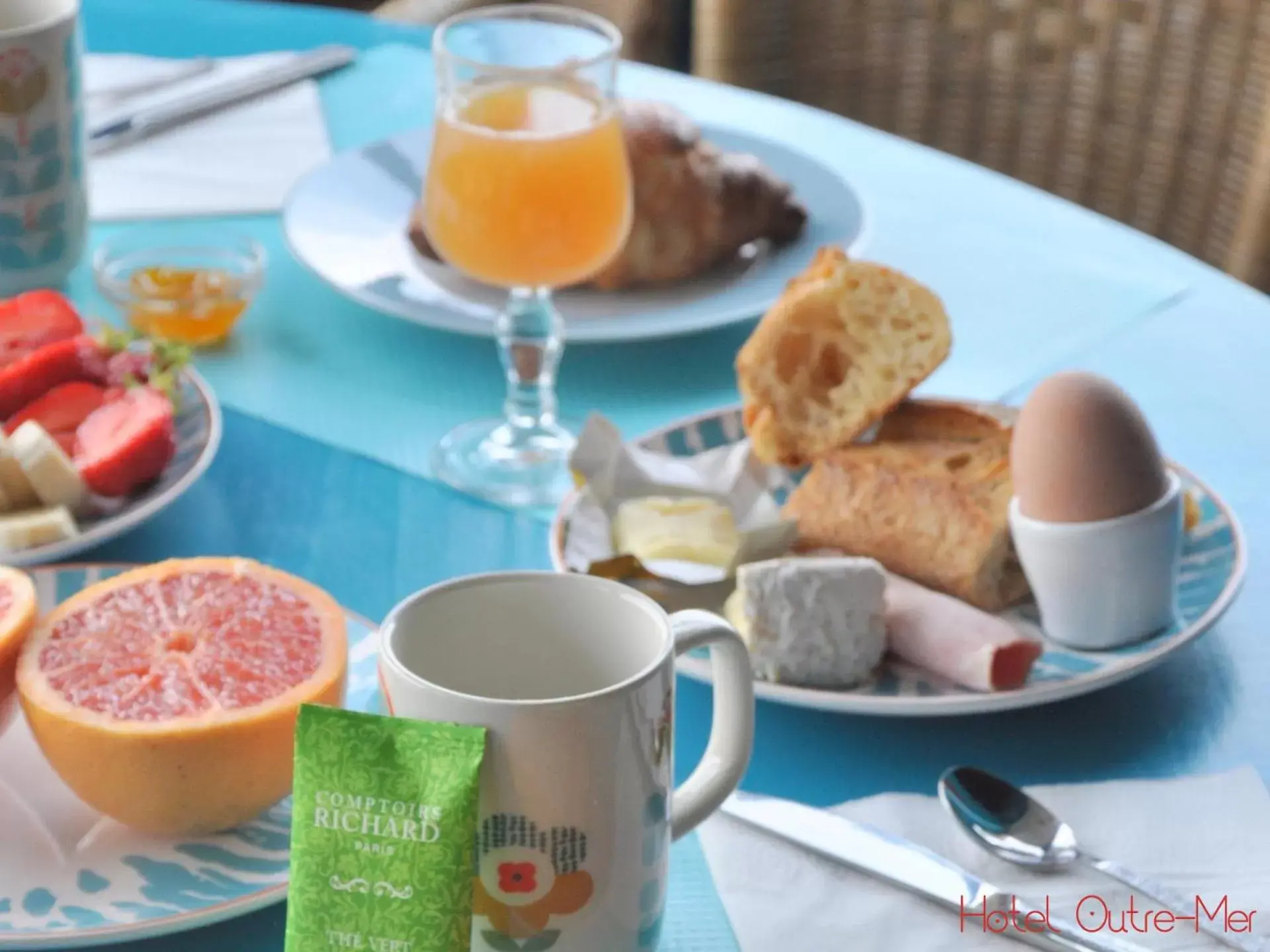 Food and drinks, Breakfast in Hôtel Outre-Mer - Villa Le Couchant