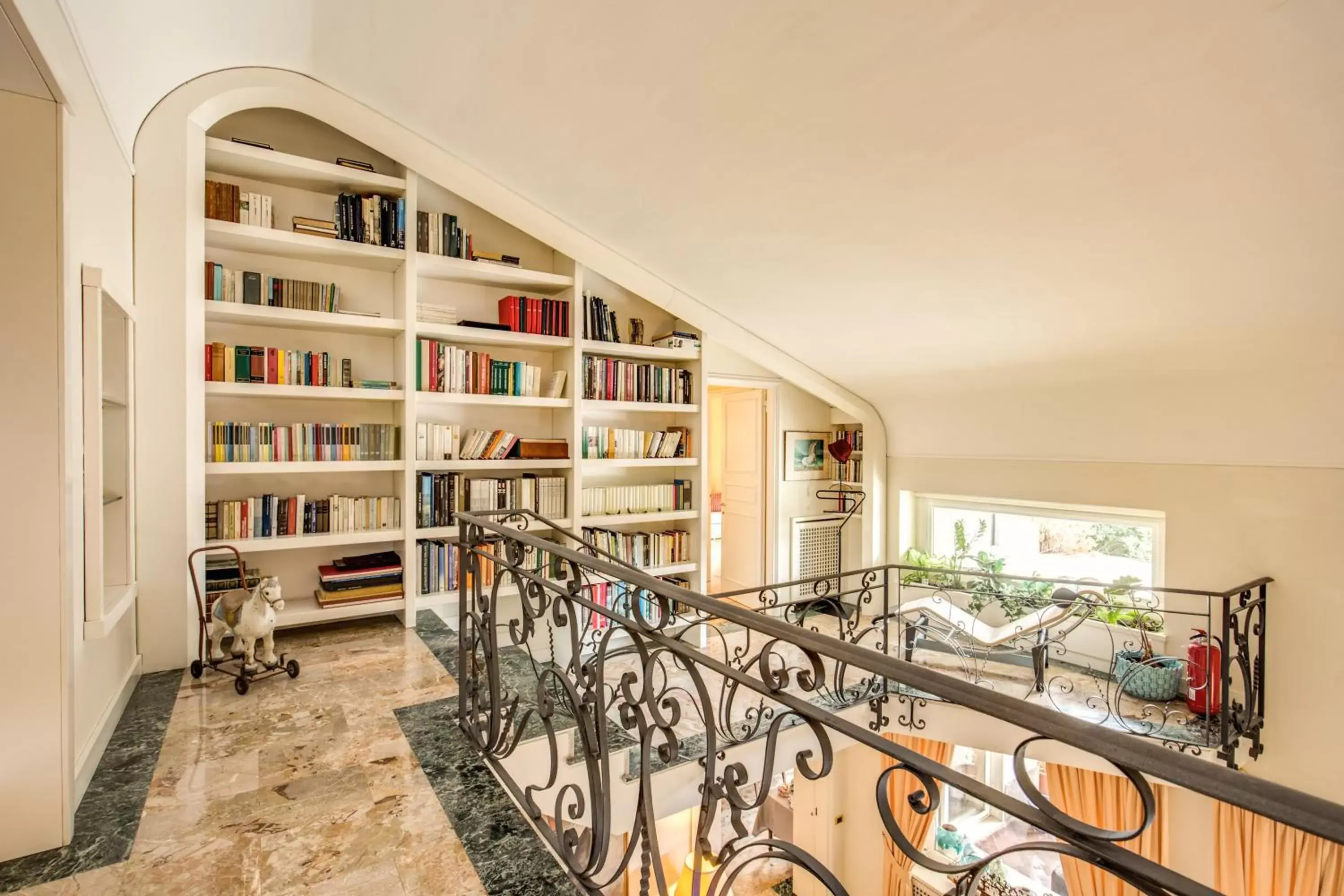Library in La Gaura Guest House