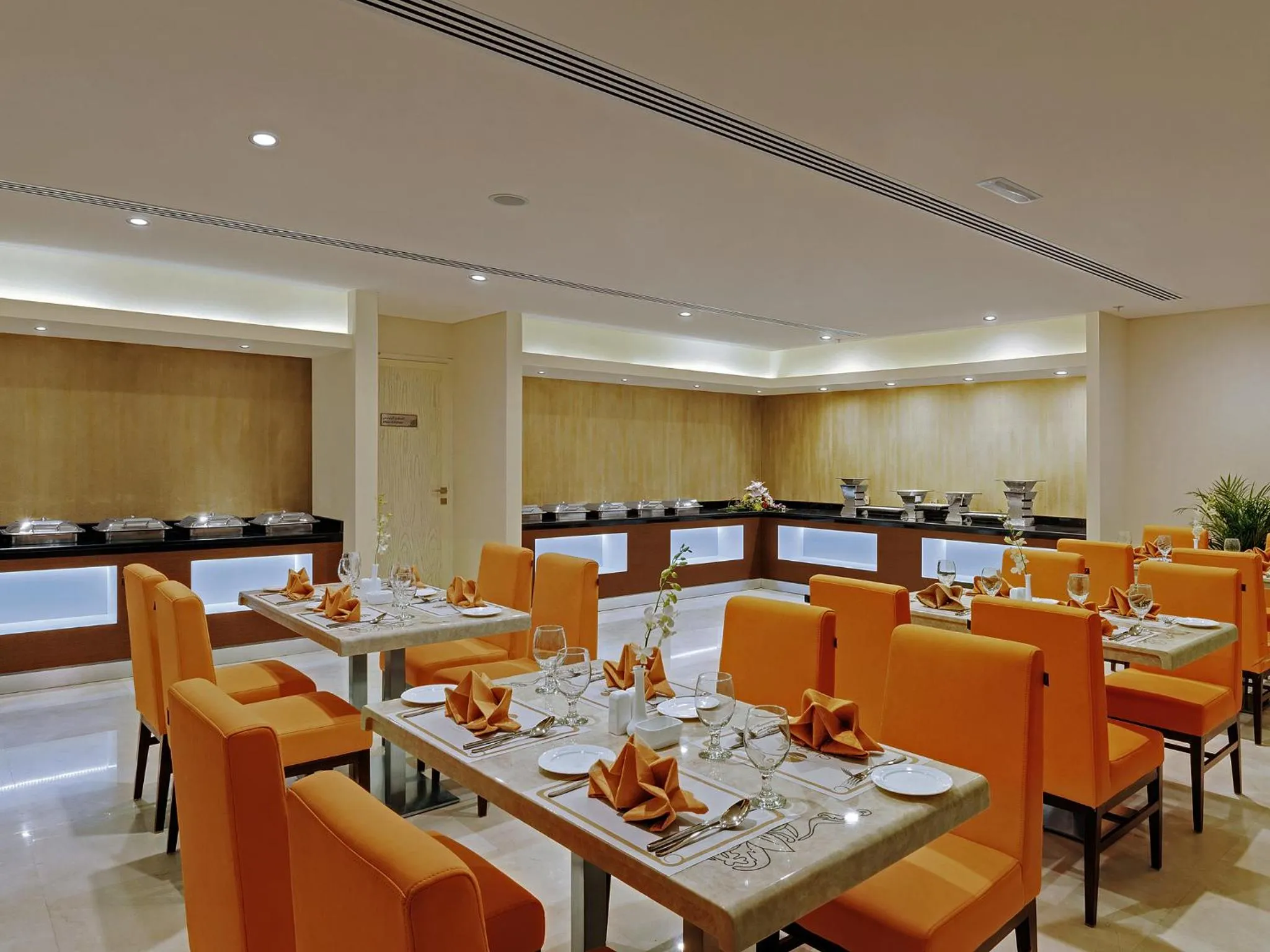 Restaurant/places to eat in Landmark Premier Hotel