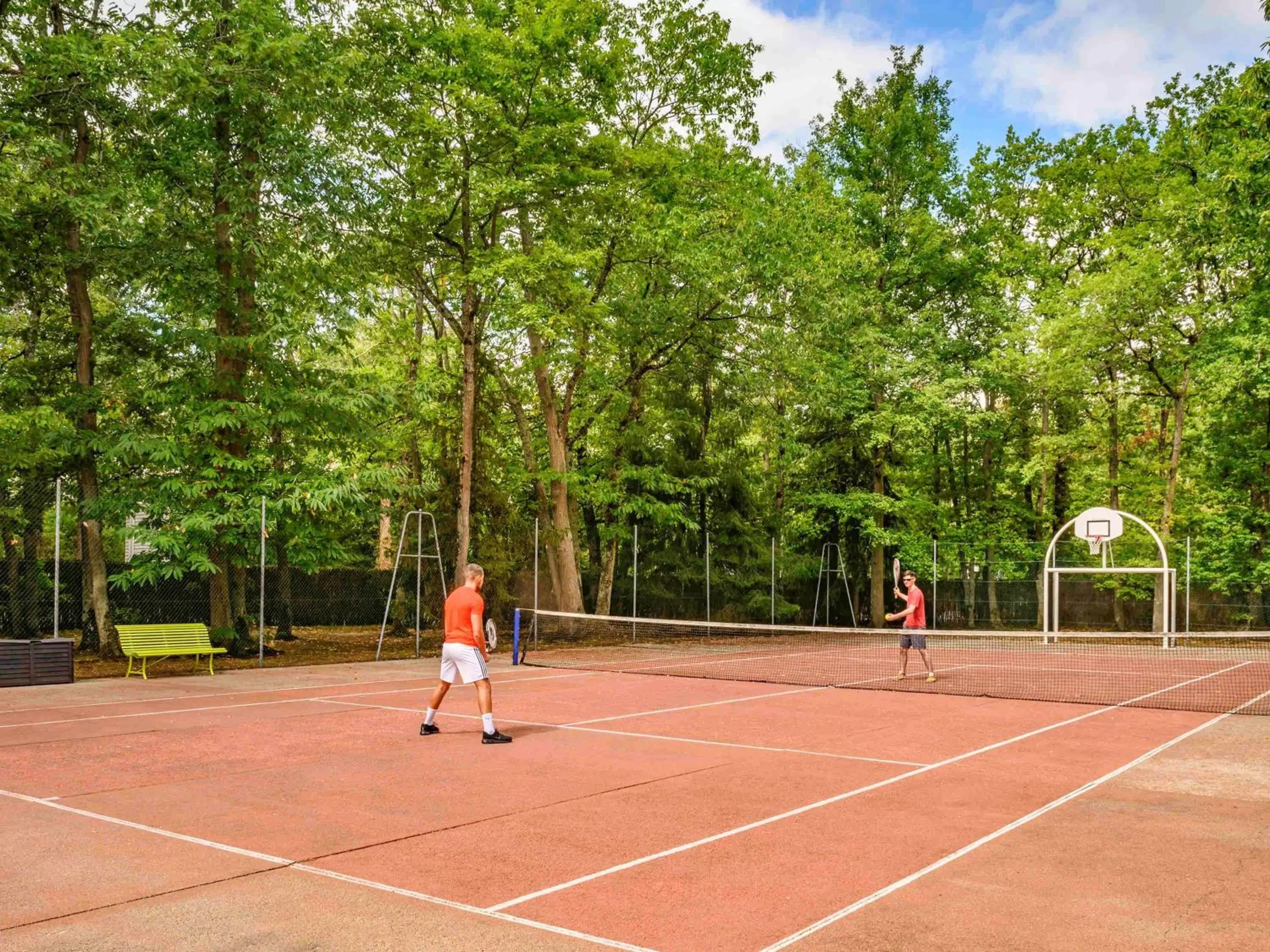 Other, Tennis/Squash in Novotel Orléans Sud La Source