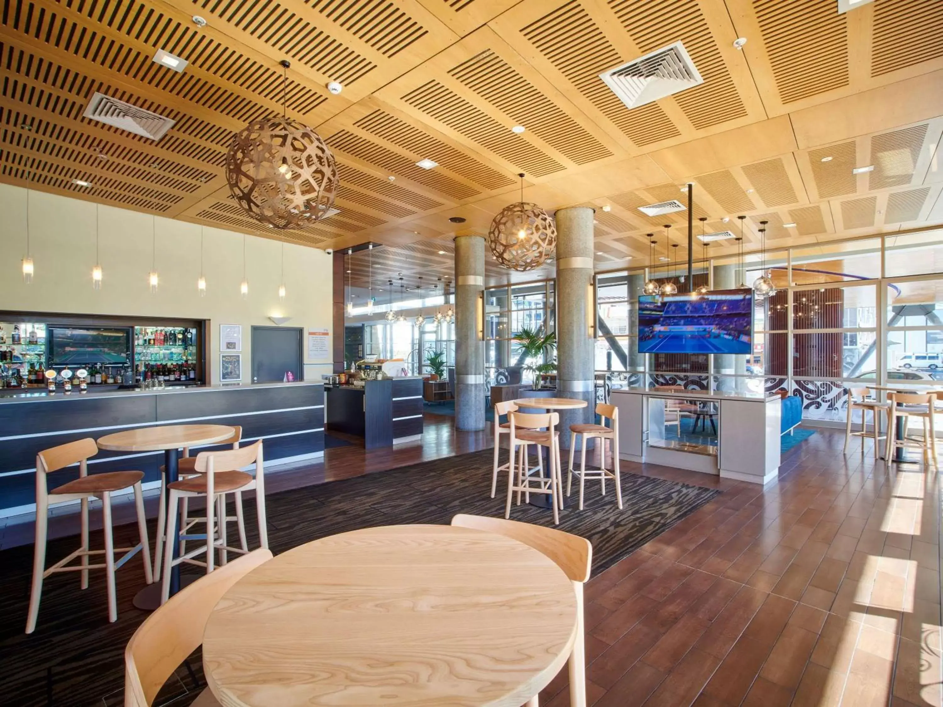 Lounge or bar in Novotel Tainui Hamilton Lounge or bar in Novotel Tainui Hamilton