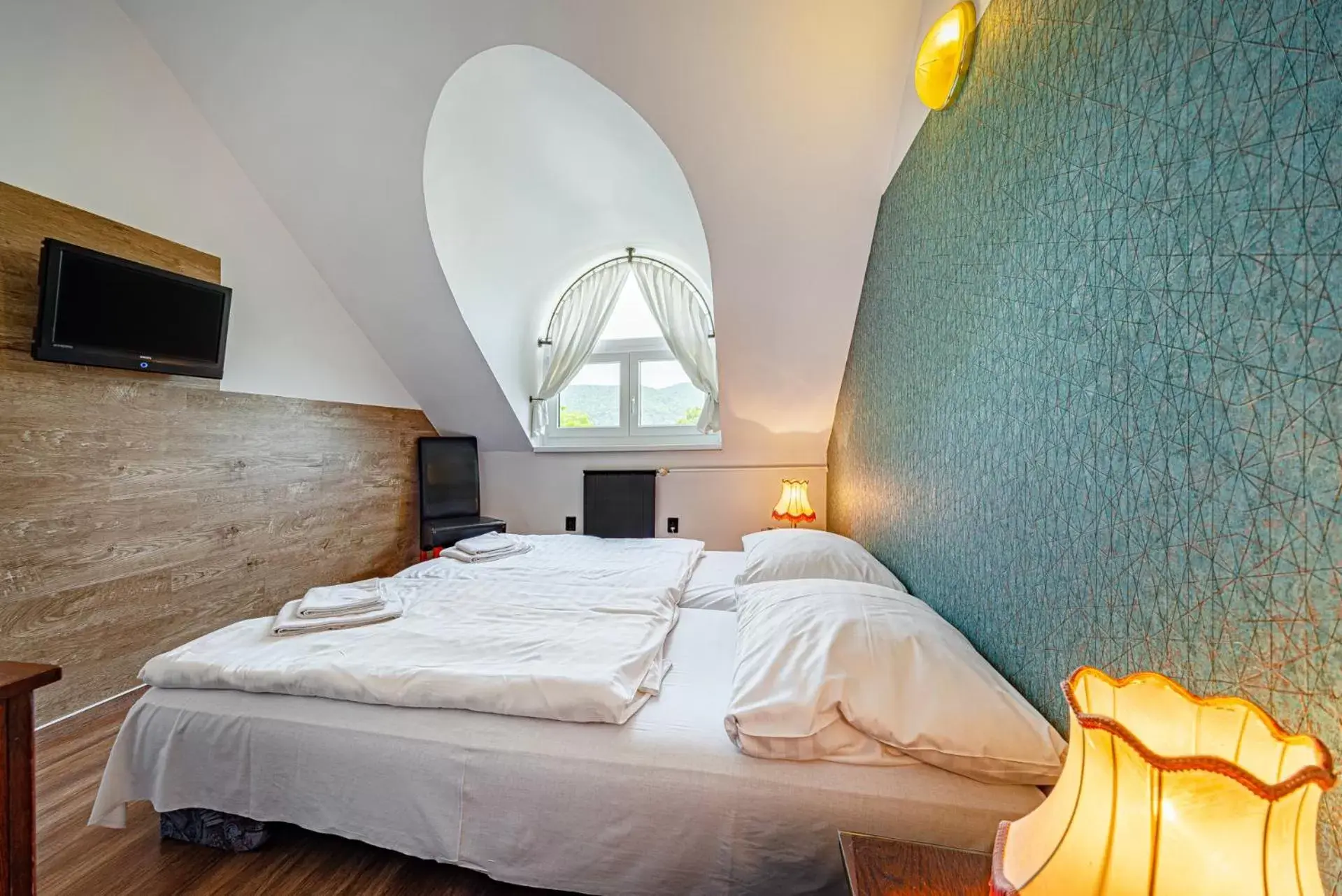 Bedroom, Bed in Hotel Bobbio