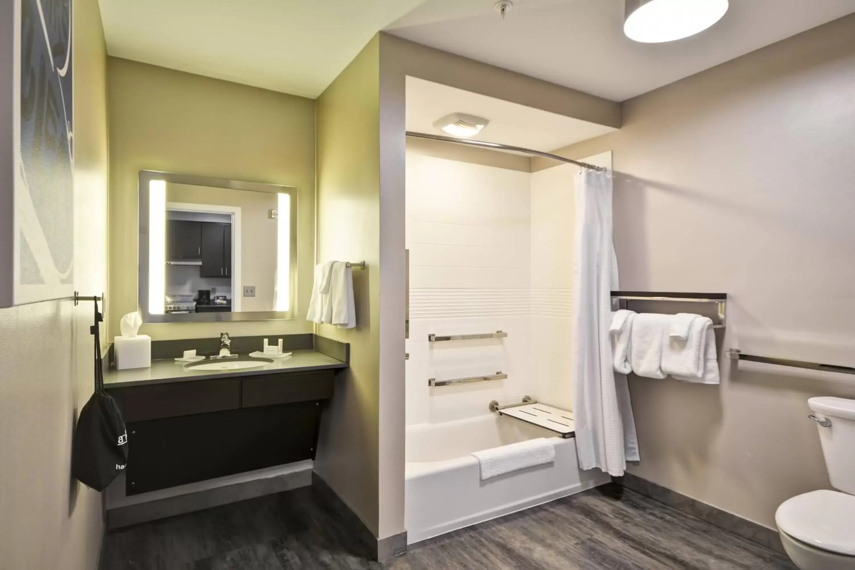 Bathroom in TownePlace Suites by Marriott Cranbury South Brunswick