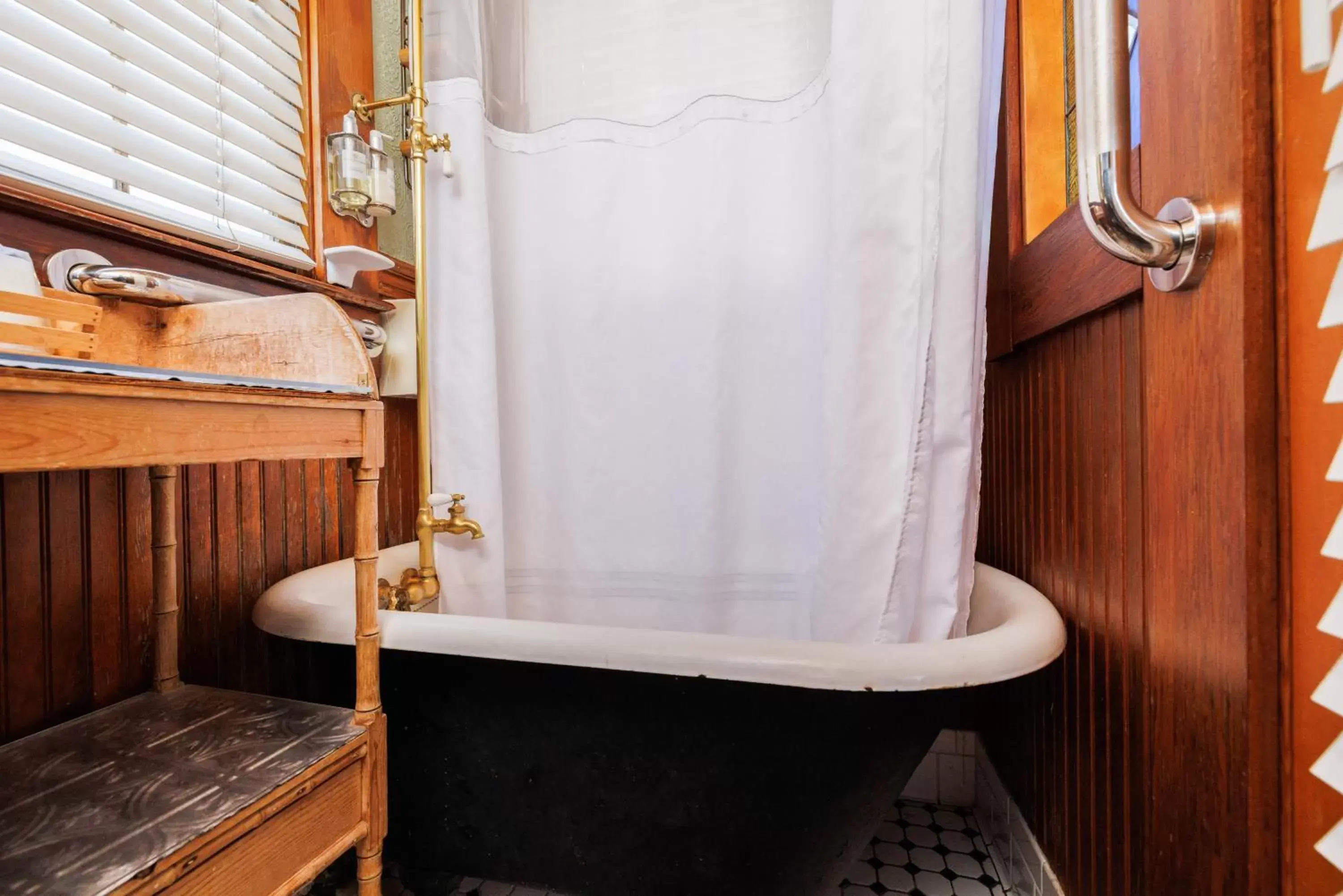 Bathroom in San Remo Hotel