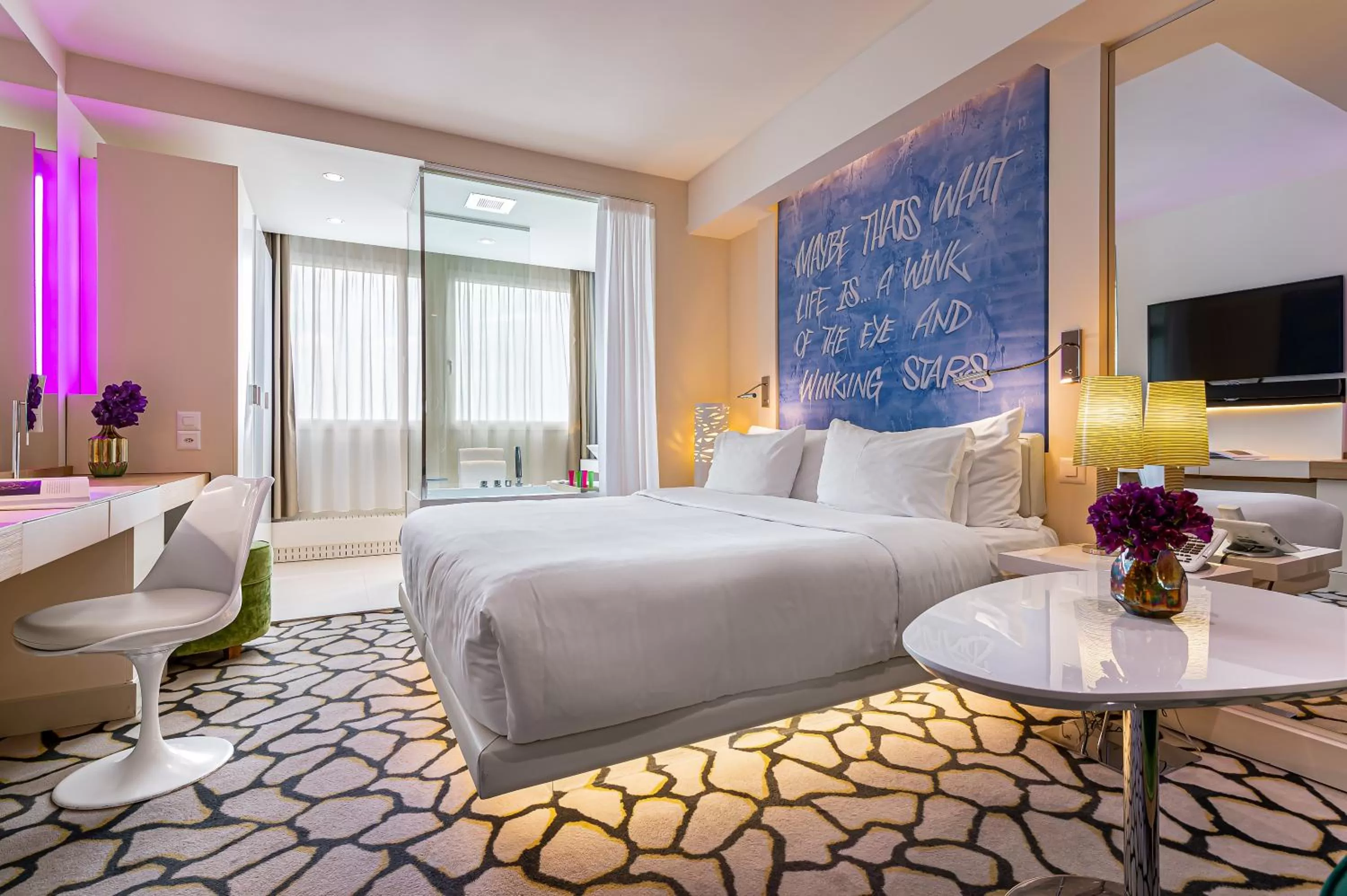 Bed in N’vY Manotel