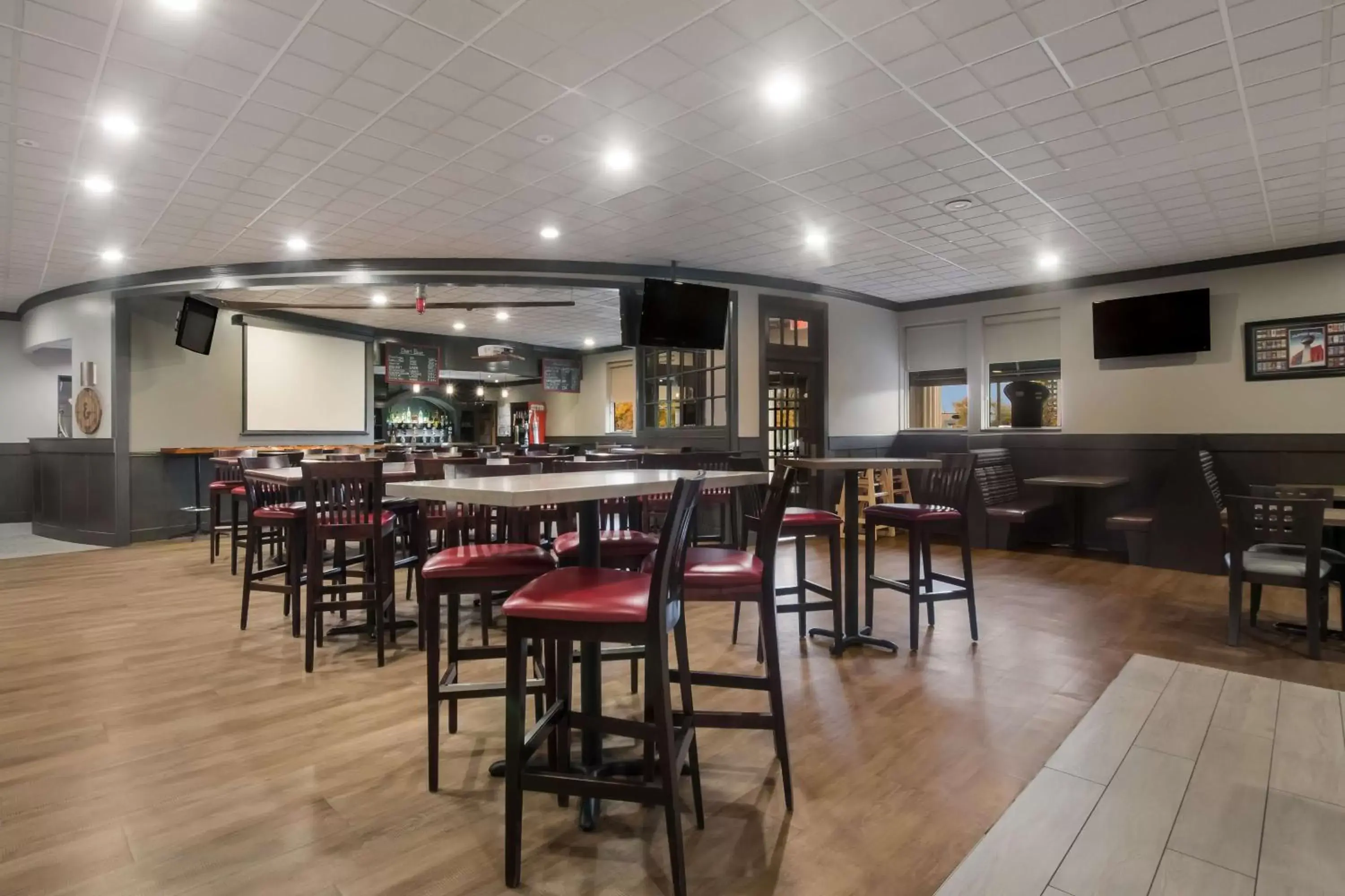 Lounge or bar, Restaurant/Places to Eat in Best Western St Catharines Hotel & Conference Centre