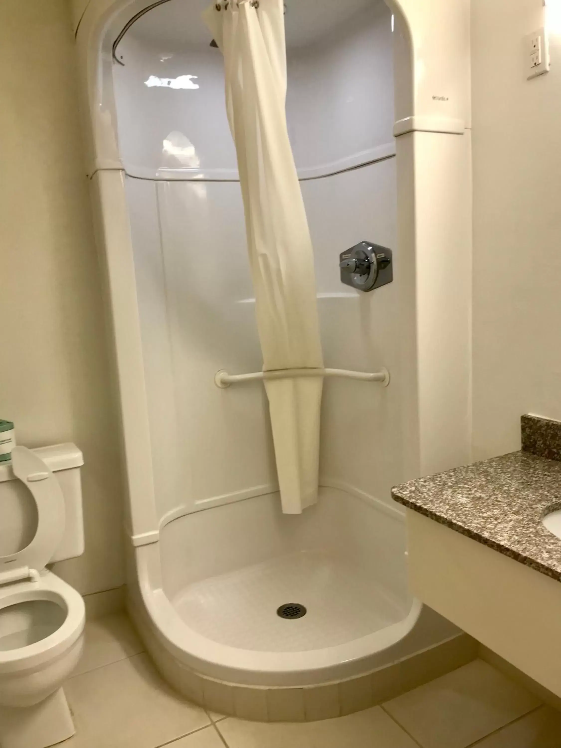Bathroom in Americas Best Value Inn - Lake City