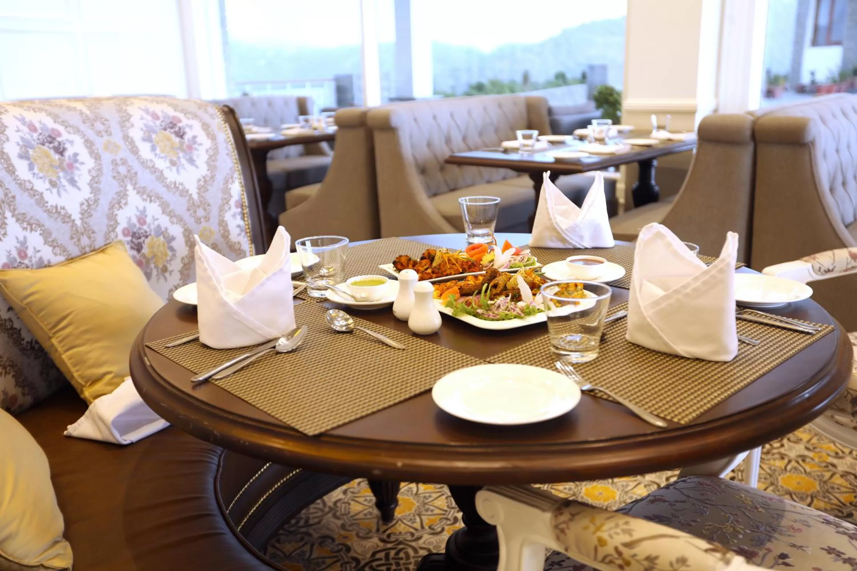 Restaurant/Places to Eat in Fortune Select Forest Hill, Mahiya, Kasauli - Member ITC's Hotel Group