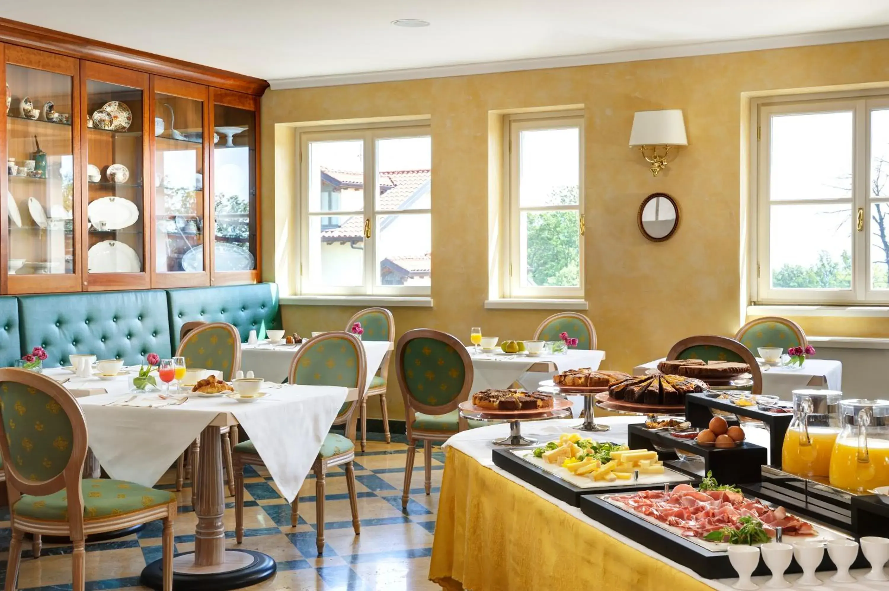 Restaurant/Places to Eat in Castello Dal Pozzo Hotel