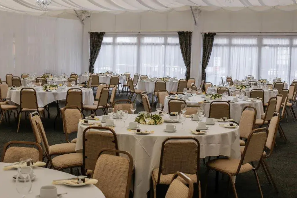 Banquet/Function facilities, Restaurant/Places to Eat in Alona Hotel