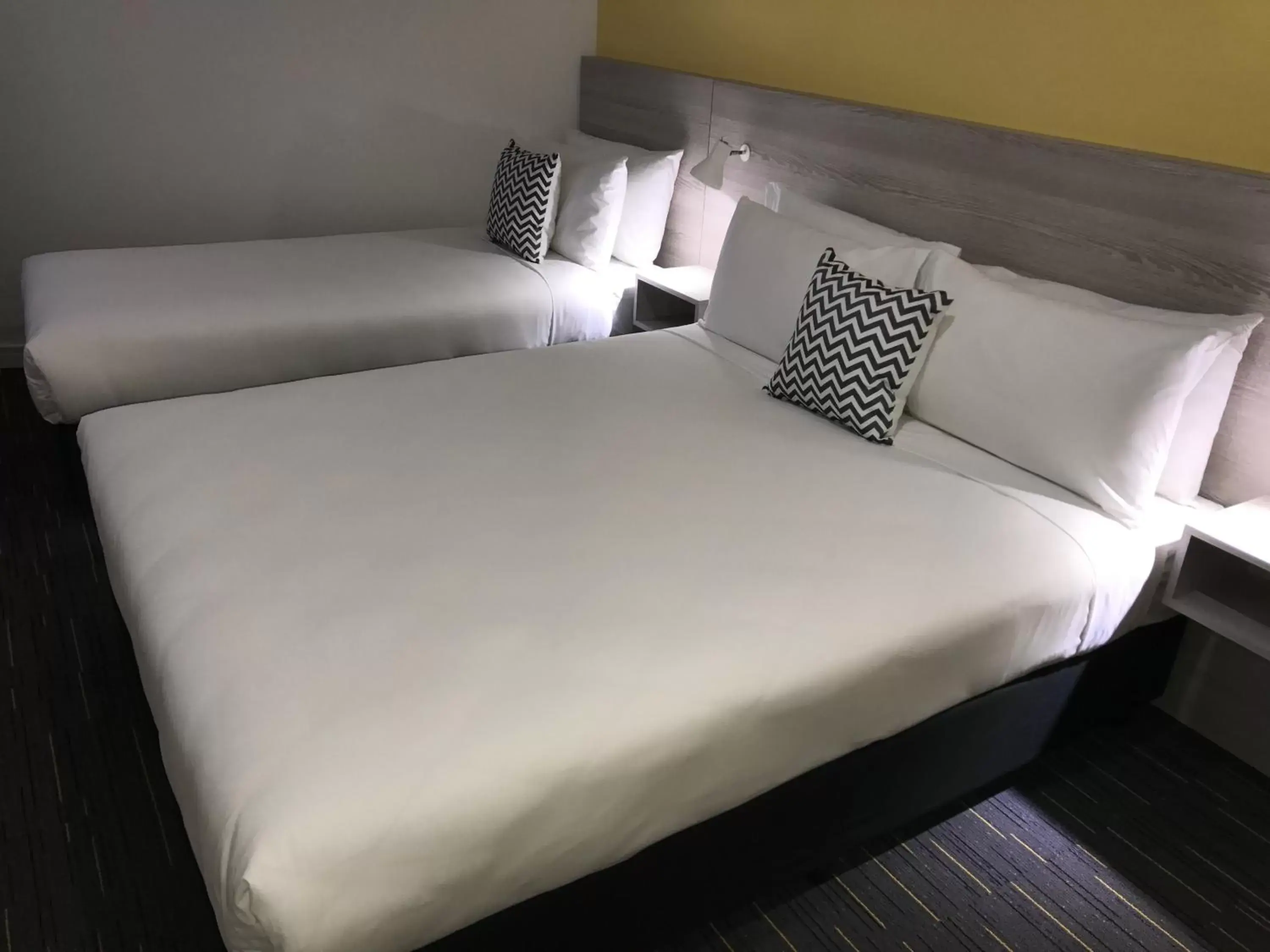 Bed in Value Suites Green Square