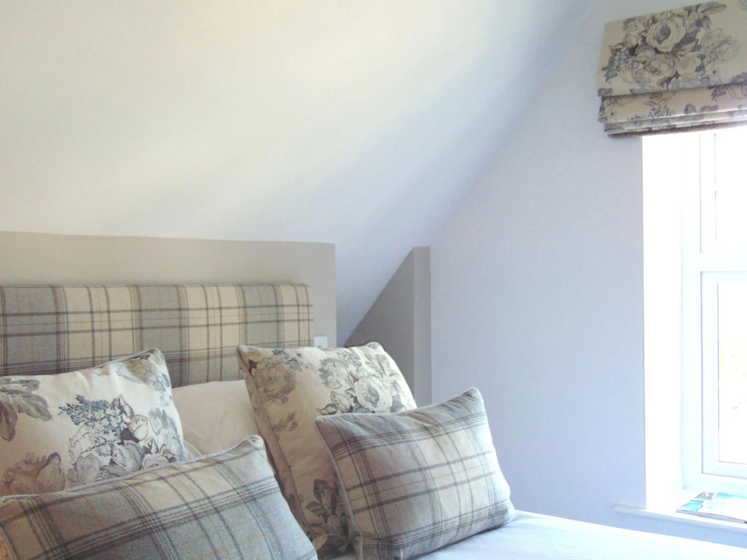 Decorative detail, Bed in The Gannet Inn