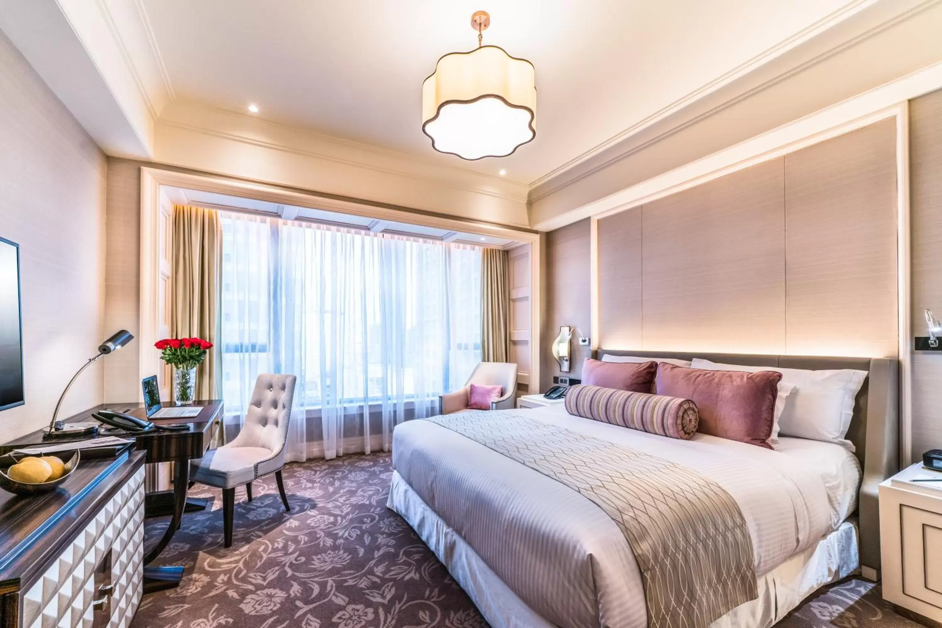 Signature King Room - Lounge Access  in Caravelle Saigon