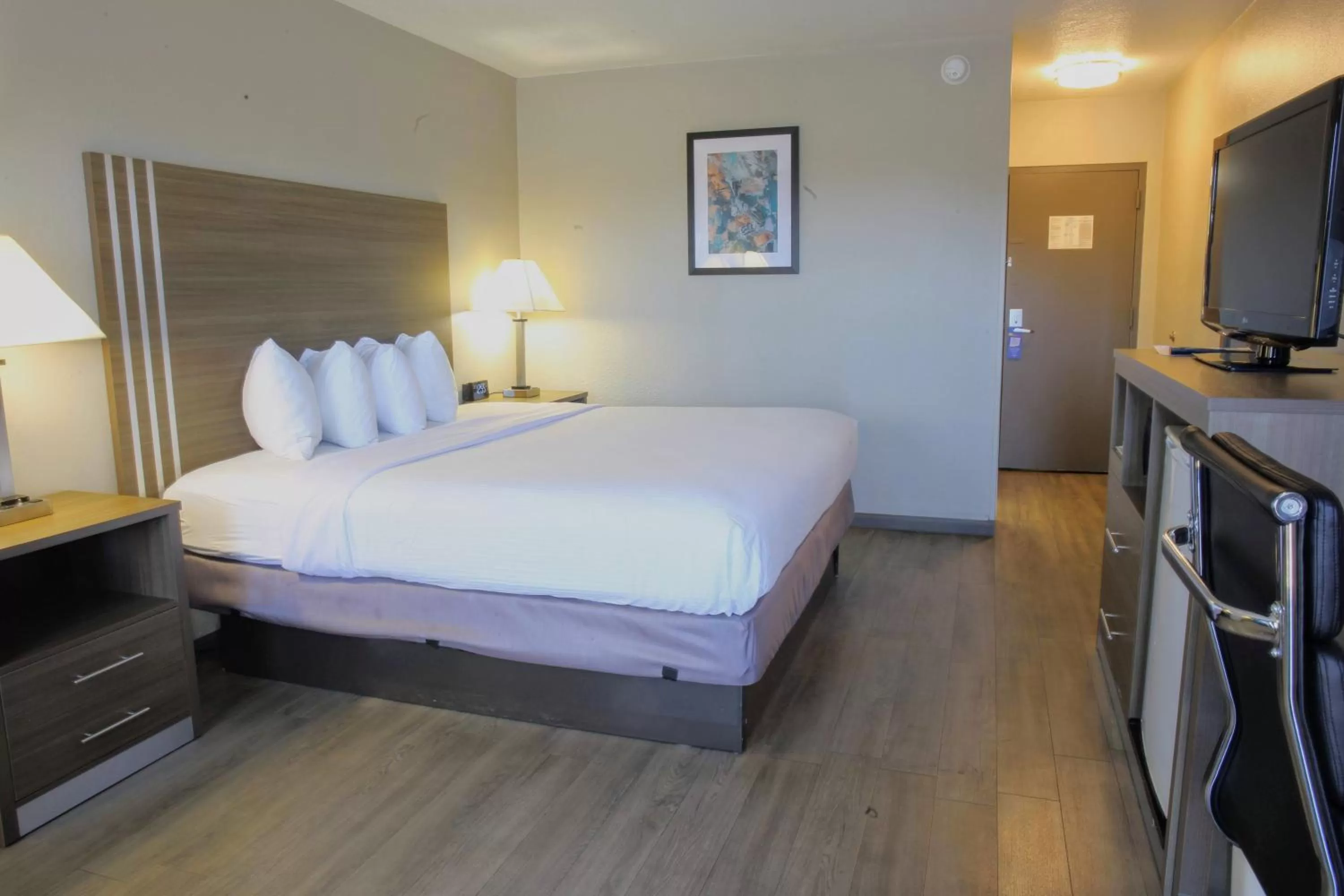 Bed in Baymont by Wyndham Effingham