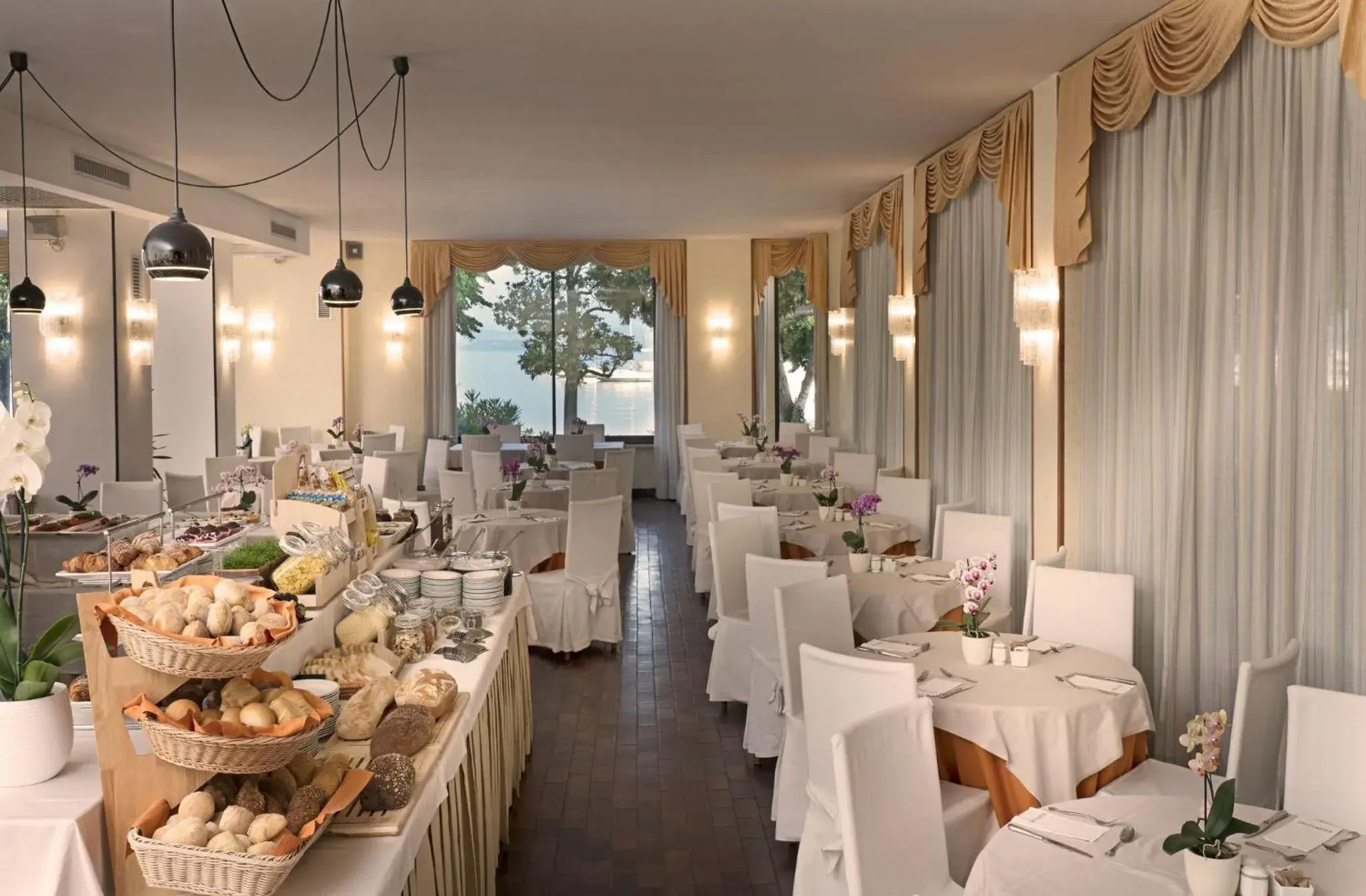 Continental breakfast, Restaurant/Places to Eat in Hotel Nettuno