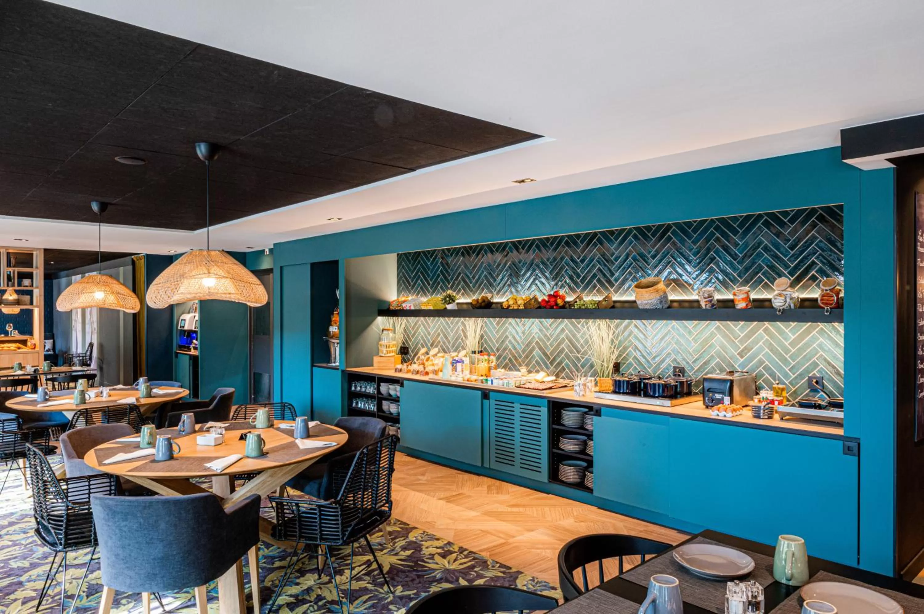 Restaurant/places to eat in Novotel Lens Noyelles