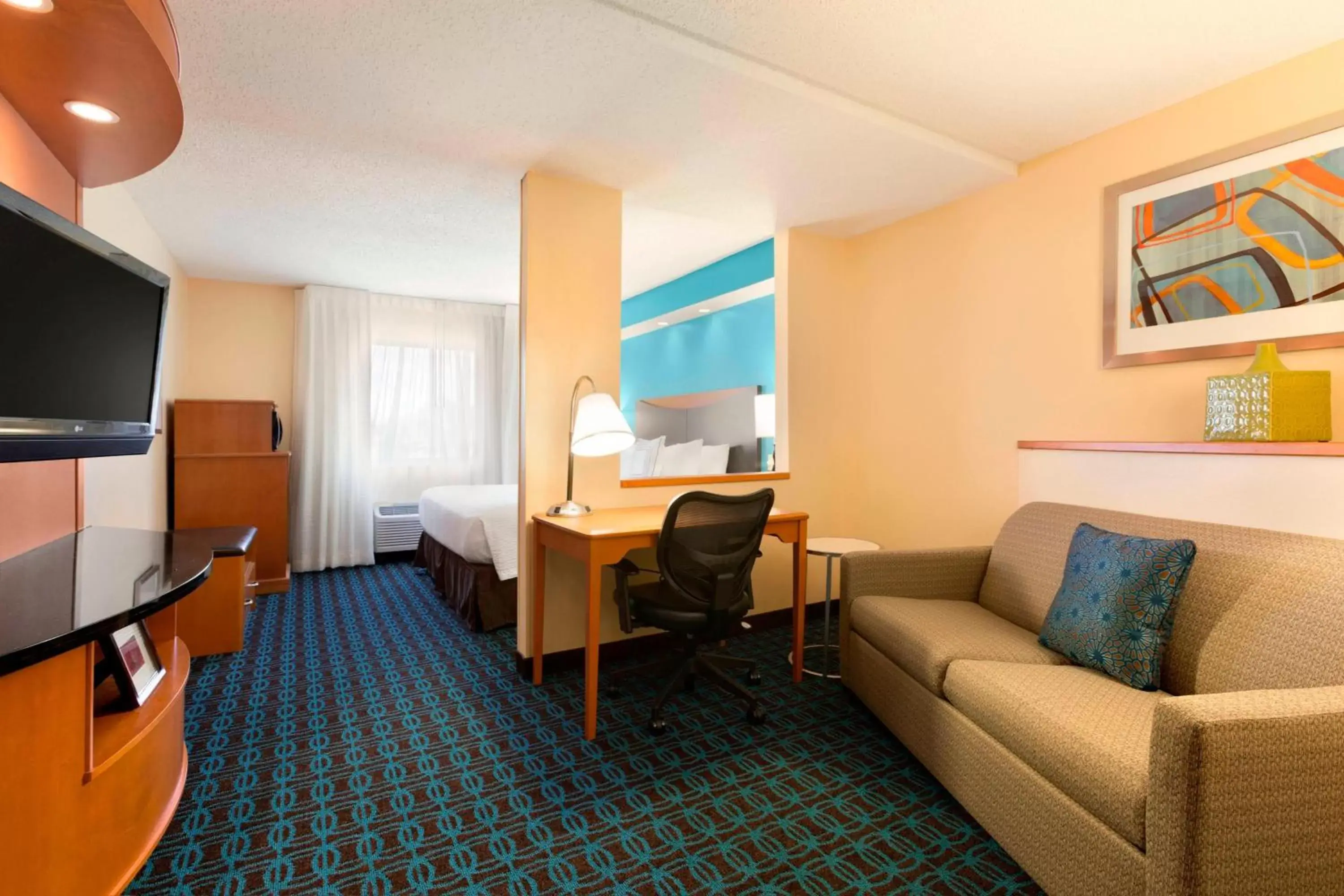 Photo of the whole room, Seating Area in Fairfield Inn & Suites Midland