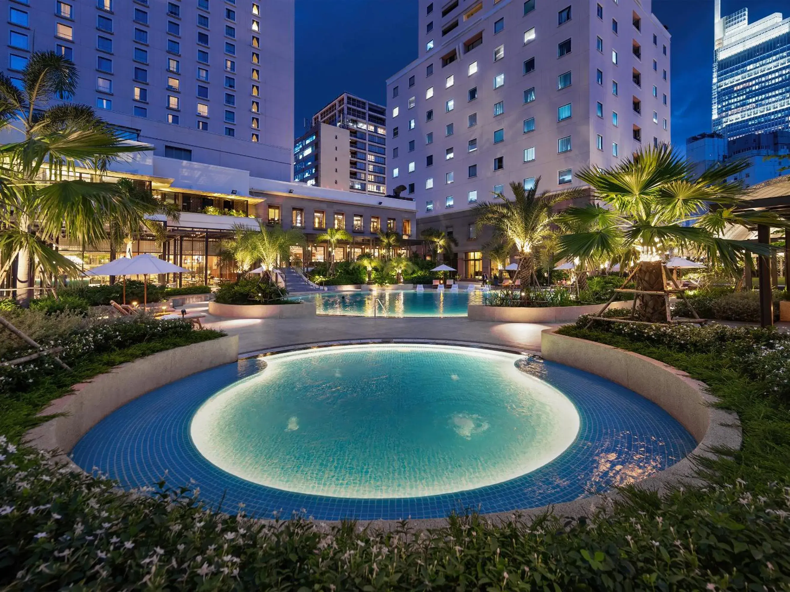 Swimming Pool in Lotte Hotel Saigon