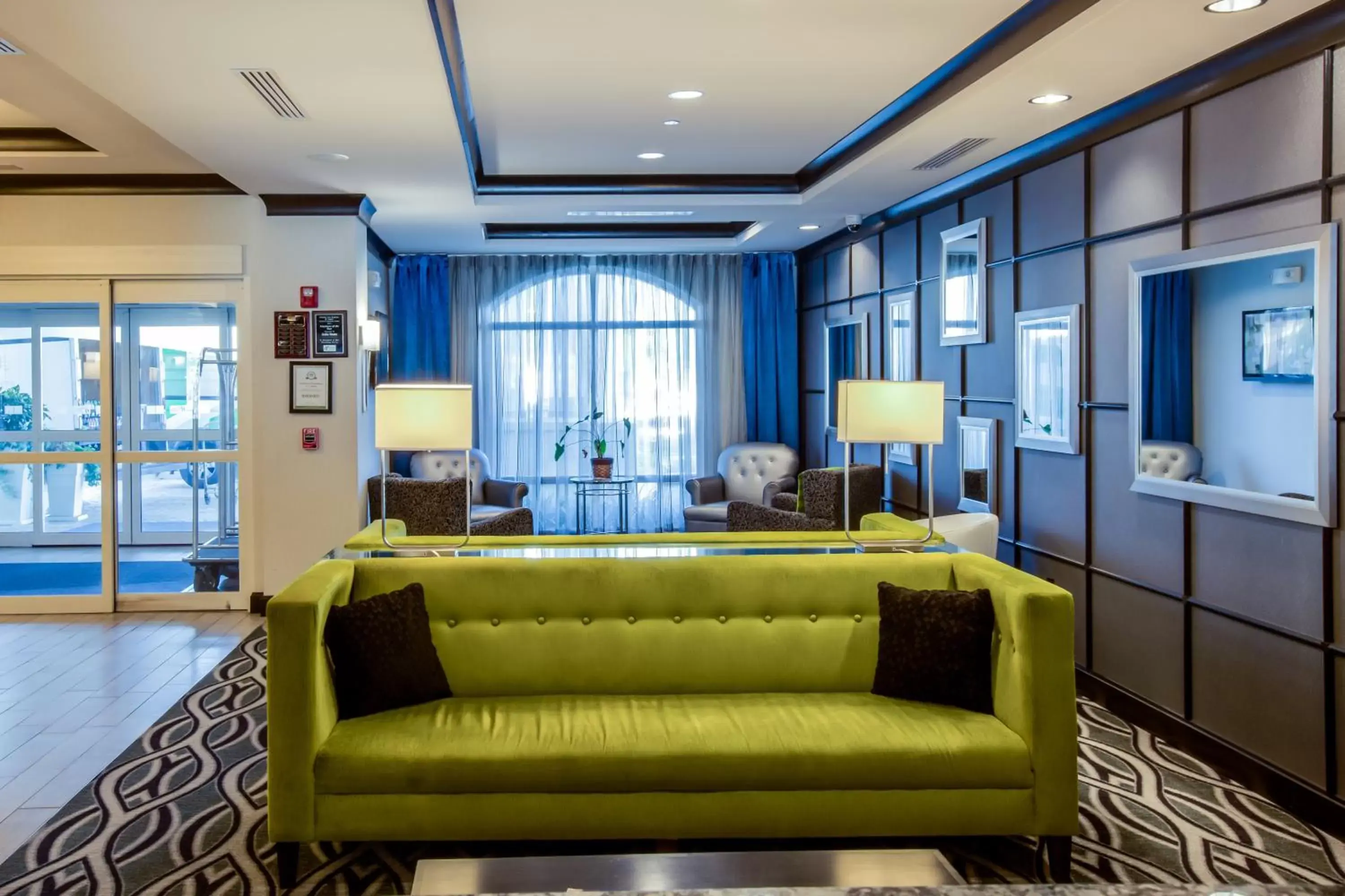 Lobby or reception, Seating Area in Holiday Inn Express and Suites North Charleston, an IHG Hotel