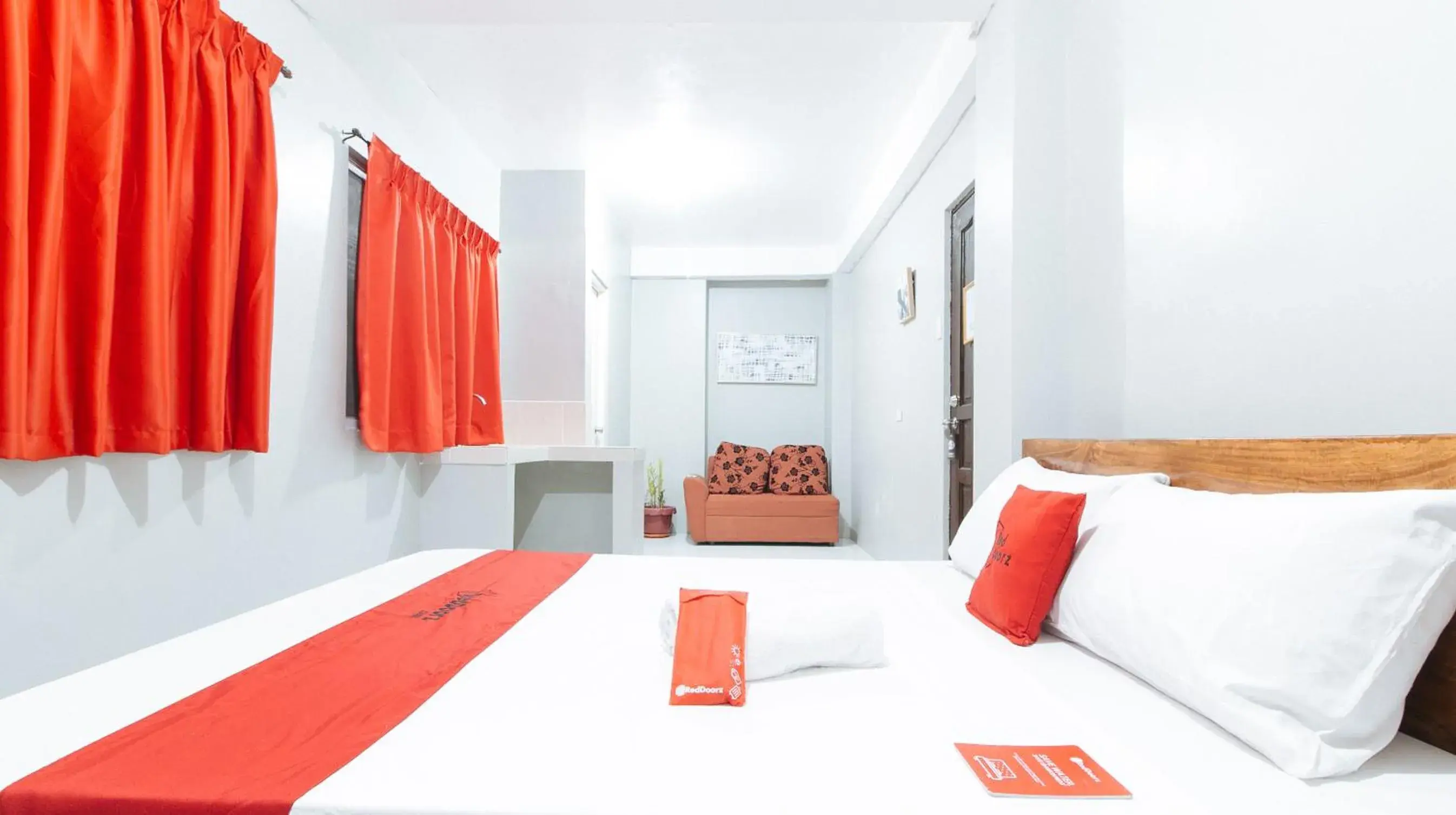 Bedroom in RedDoorz near Pasay Rotonda