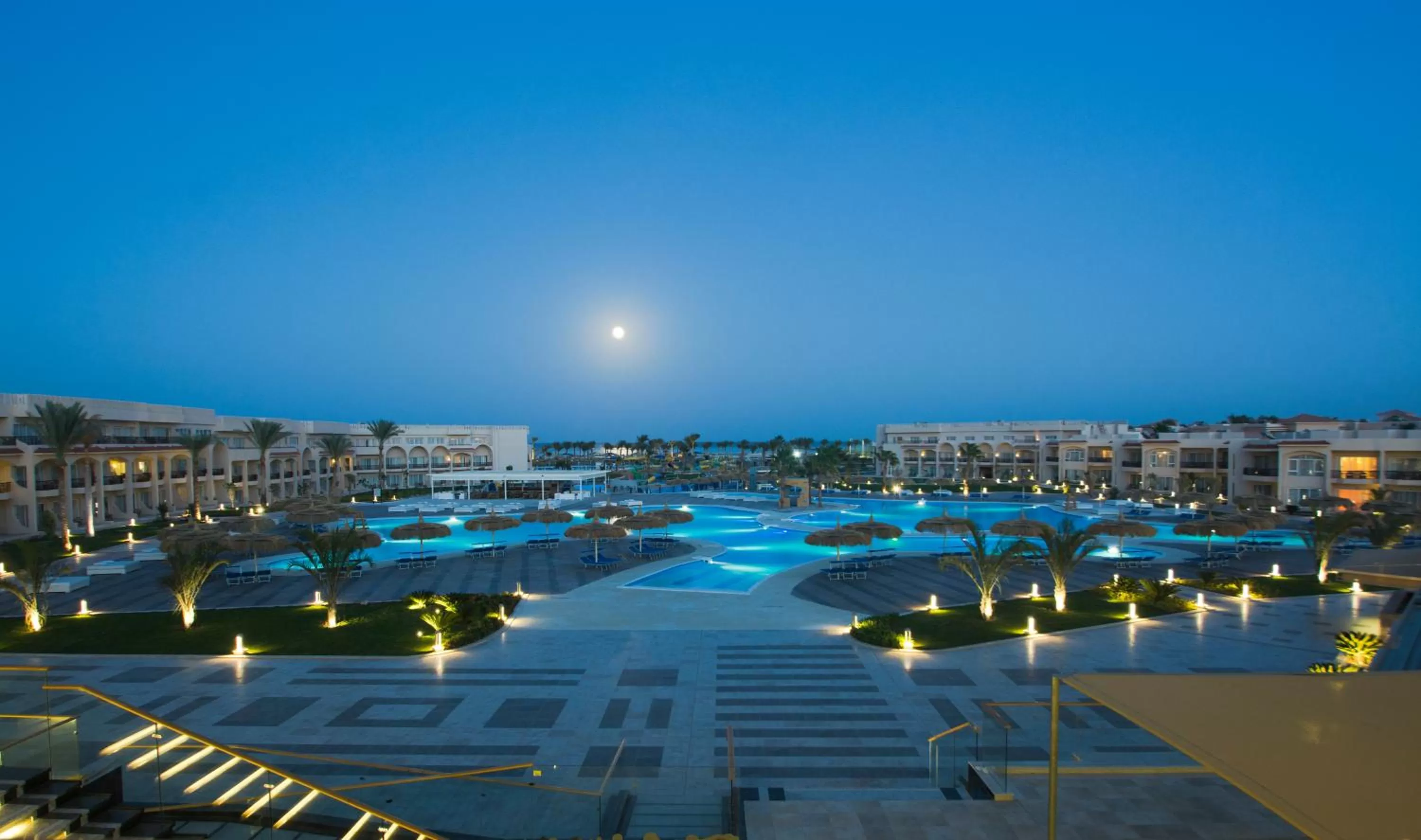 Swimming pool in Pickalbatros Royal Moderna Sharm "Aqua Park"- All inclusive