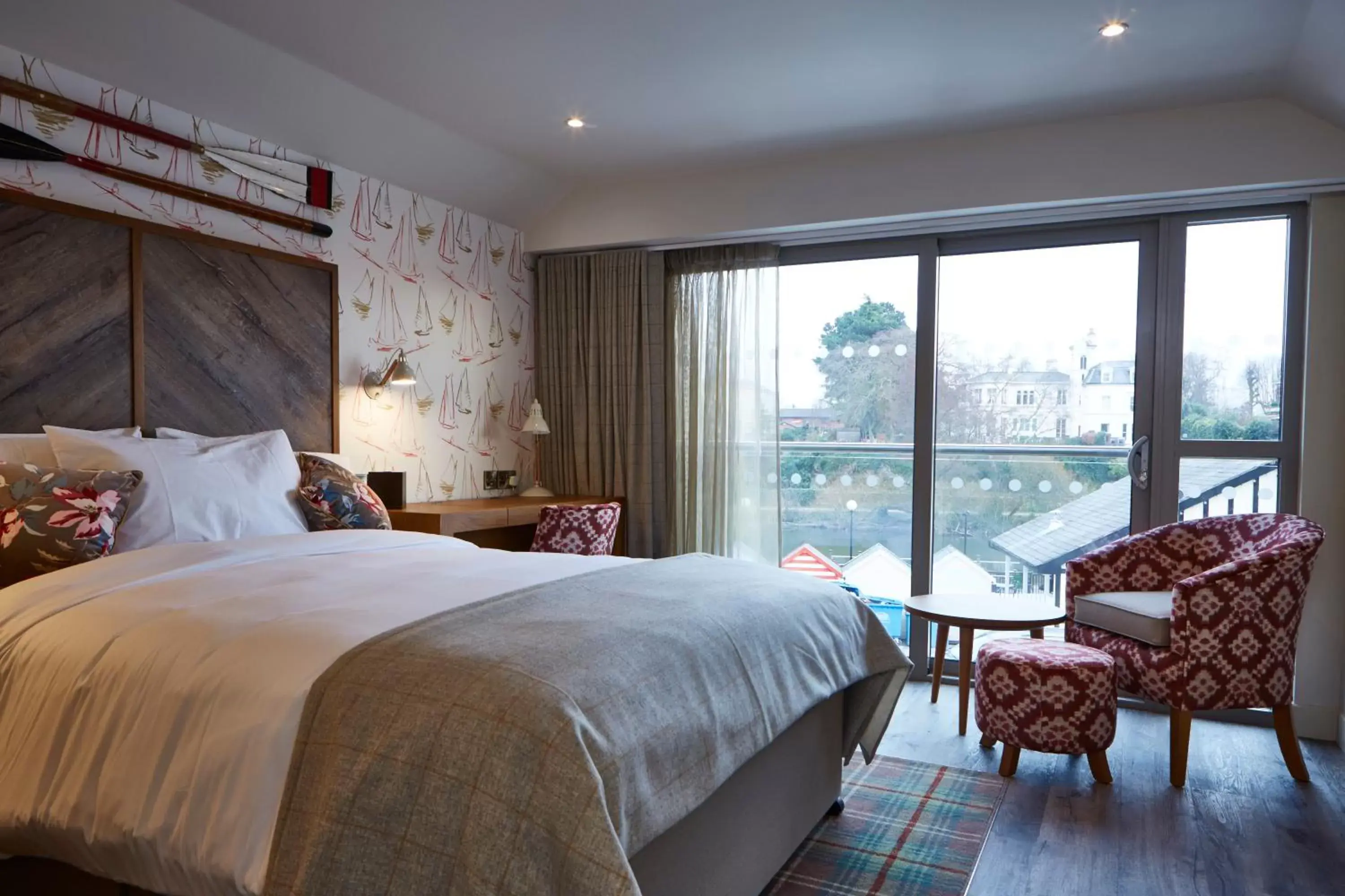 Bed in The Boathouse Inn & Riverside Rooms
