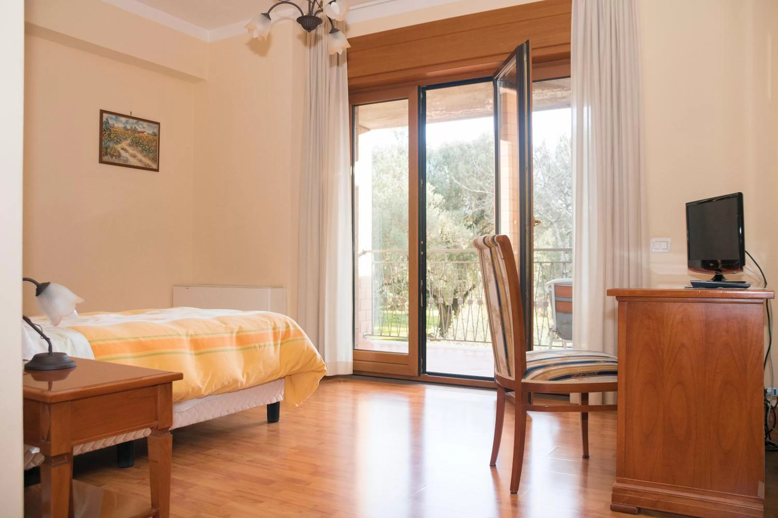 View (from property/room), Bed in Ruggiero Park Hotel