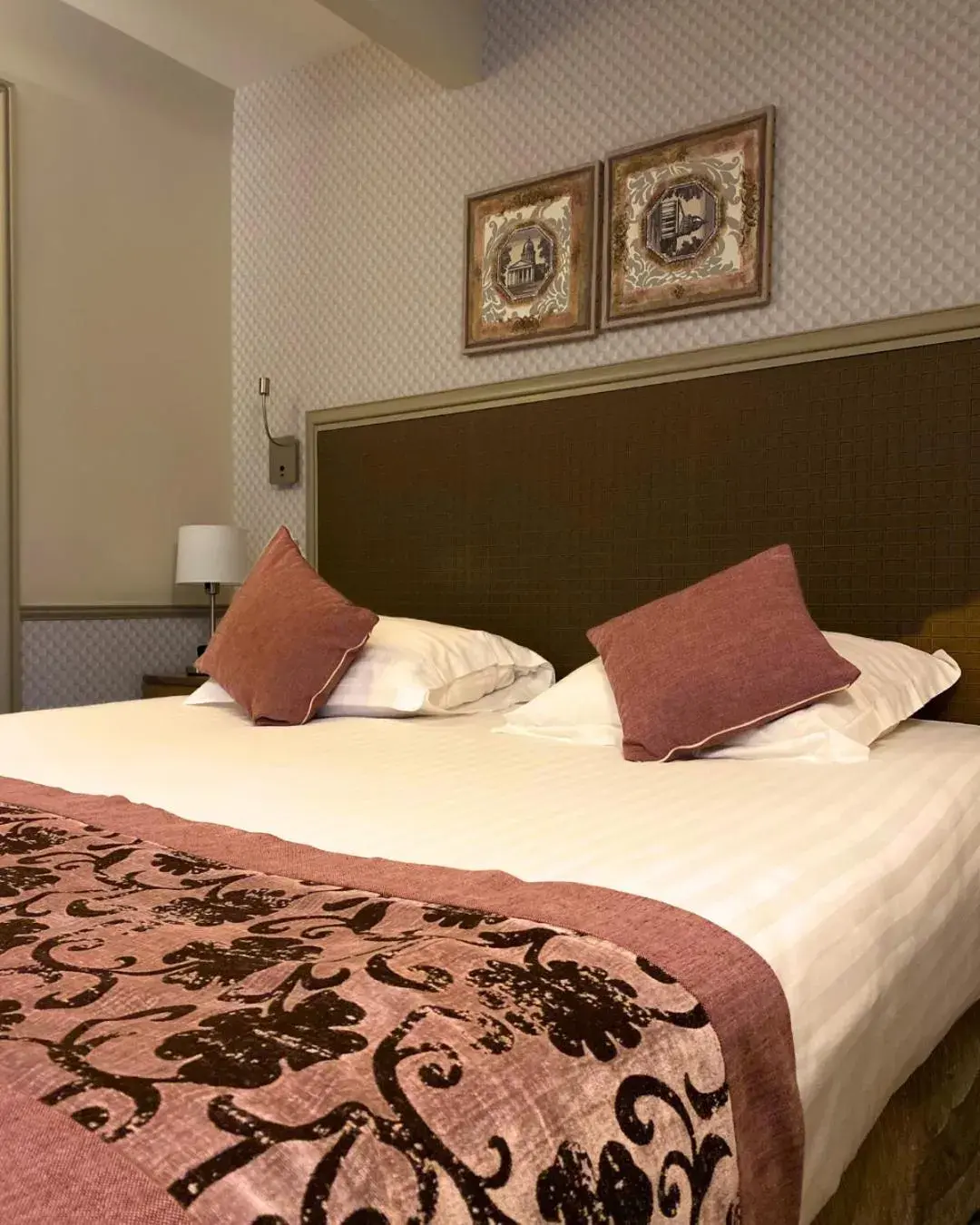 Deluxe Double Room with Terrace in Hotel Monceau Wagram