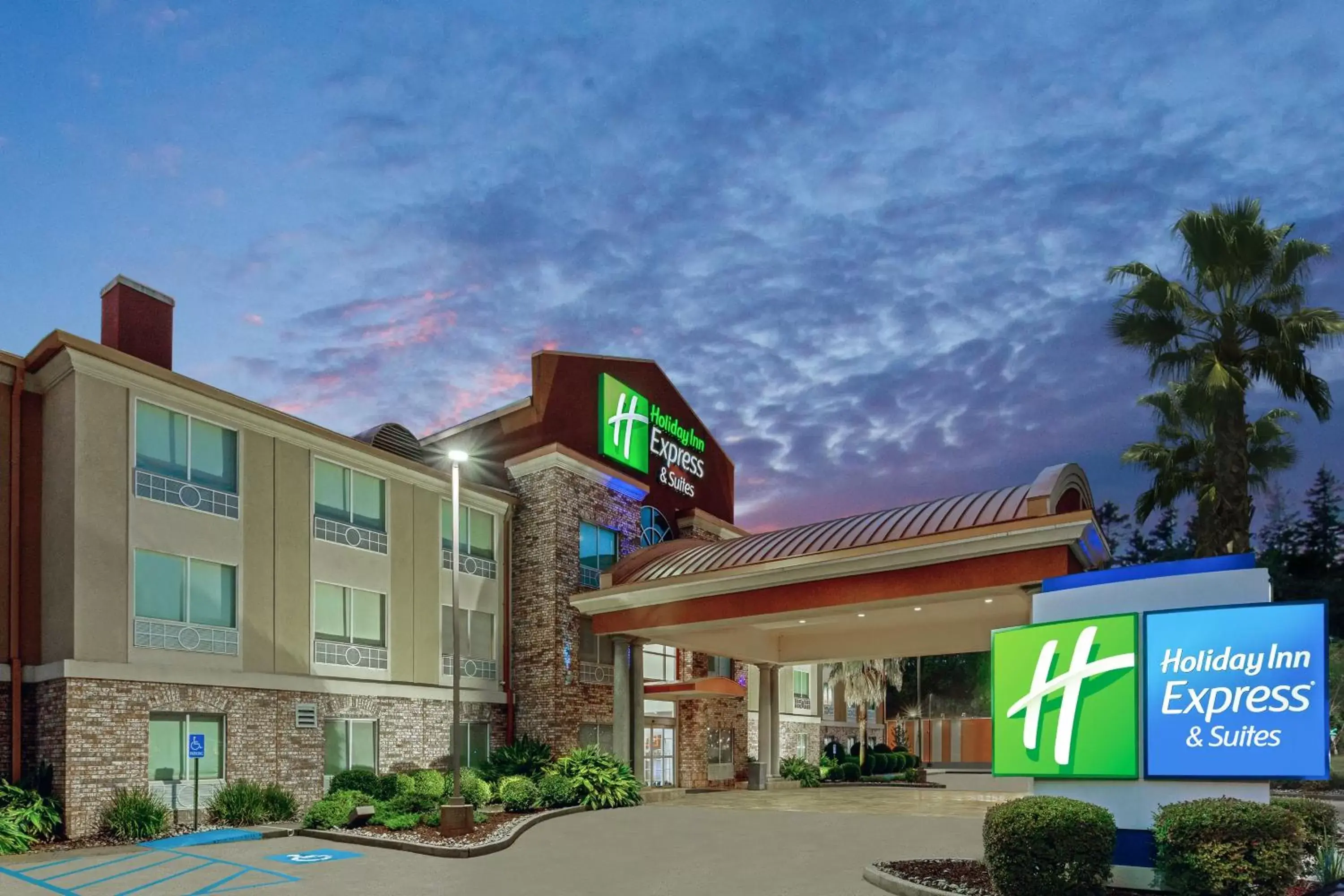 Property Building in Holiday Inn Express Hotel & Suites Lafayette South, an IHG Hotel