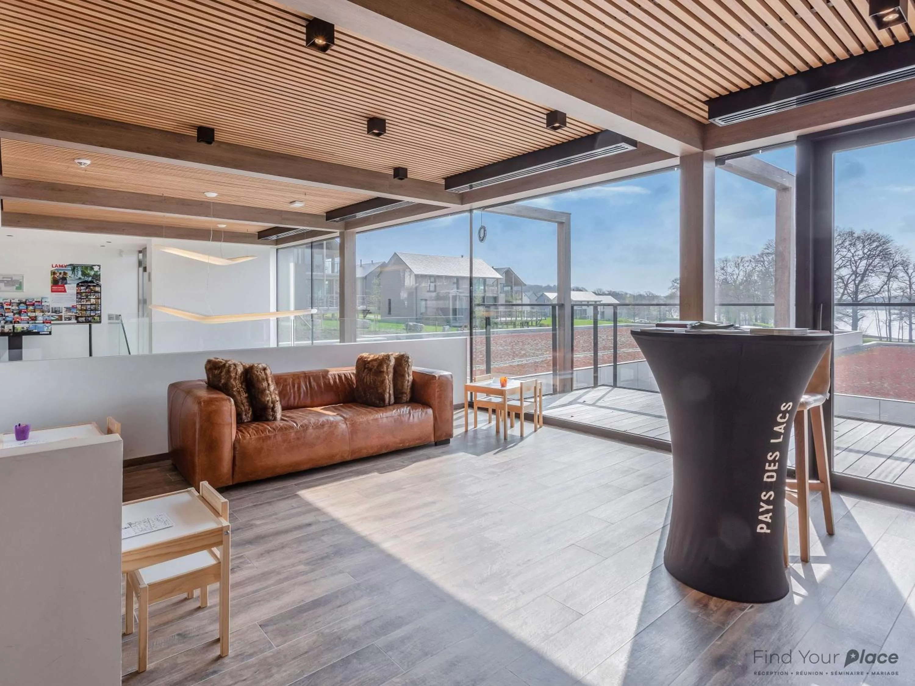 Lobby or reception in Golden Lakes Hotel