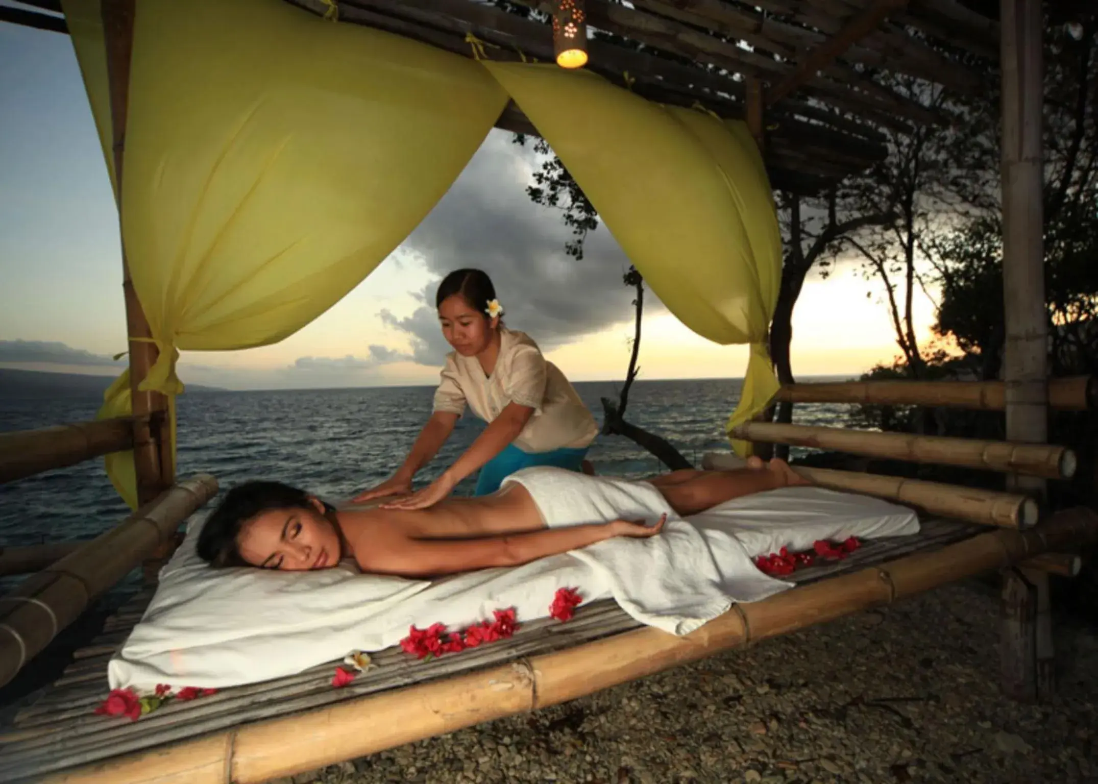 Massage in Bluewater Sumilon Island Resort