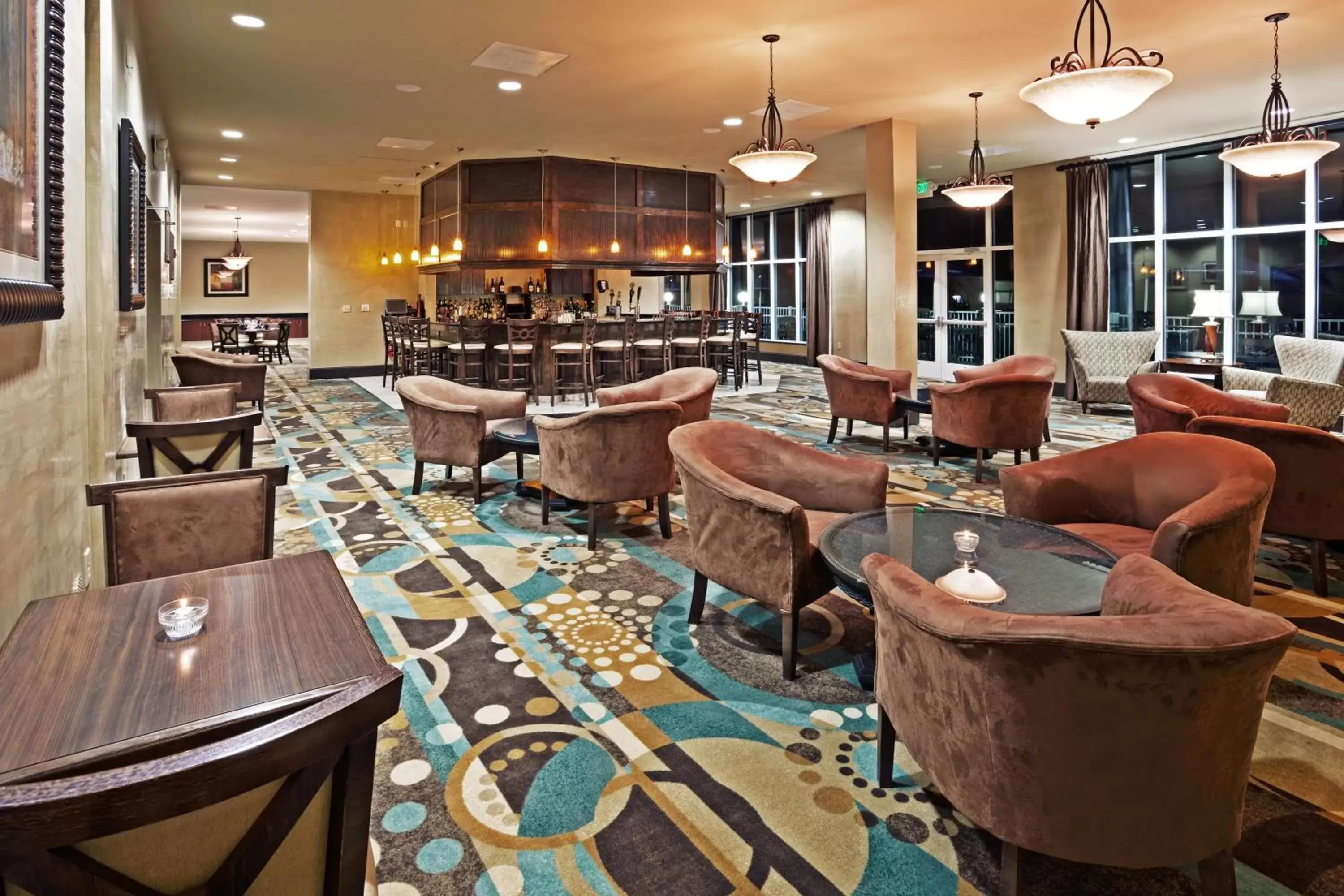 Lounge or bar, Lounge/Bar in Holiday Inn Hotel & Suites Beaufort at Highway 21, an IHG Hotel