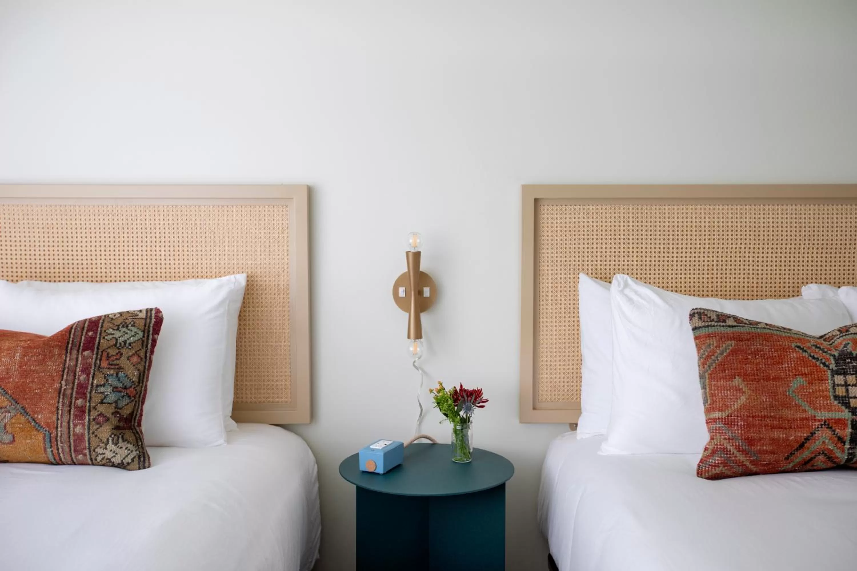 Bed in The Starlight Motor Inn