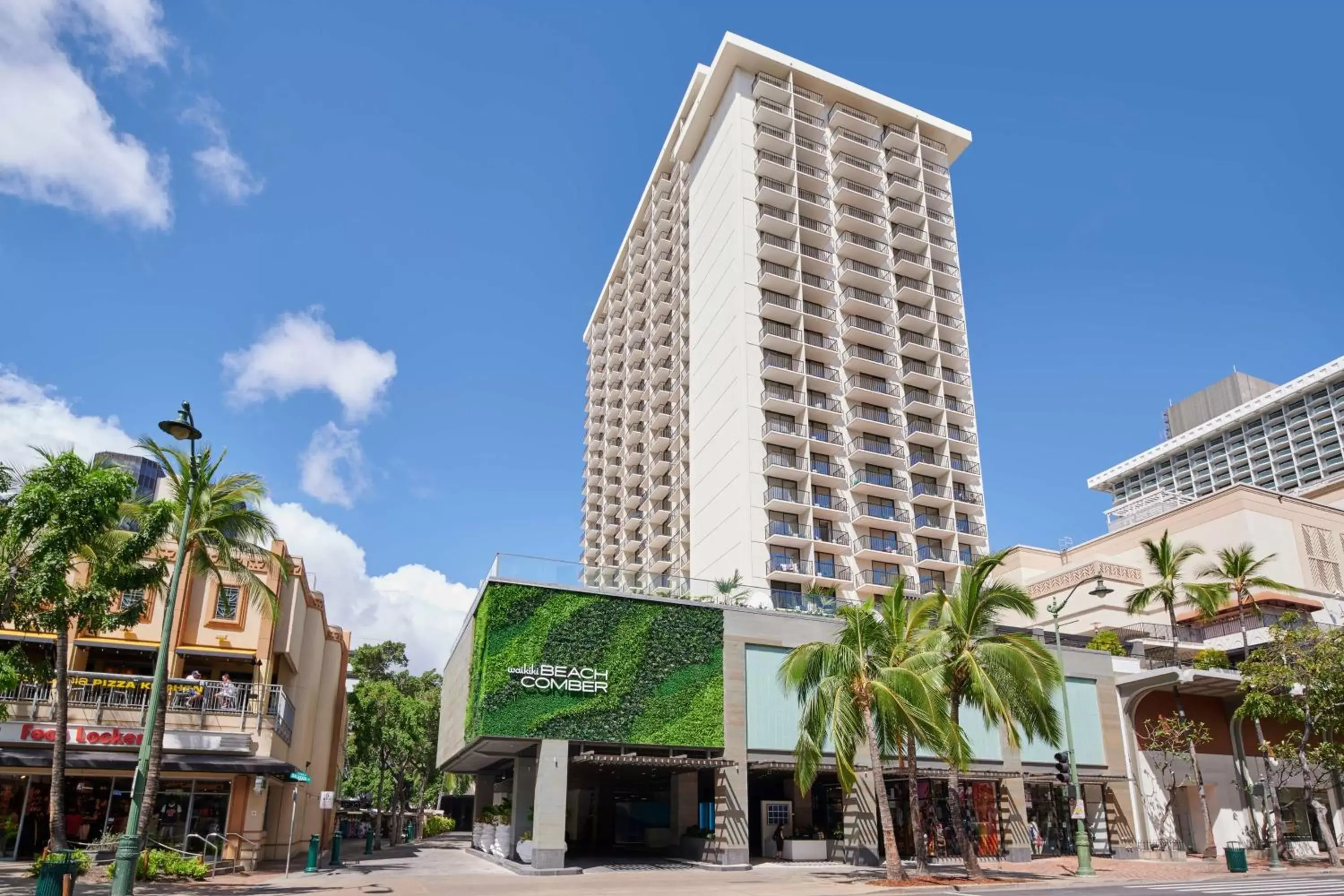 Property Building in OUTRIGGER Waikiki Beachcomber Hotel