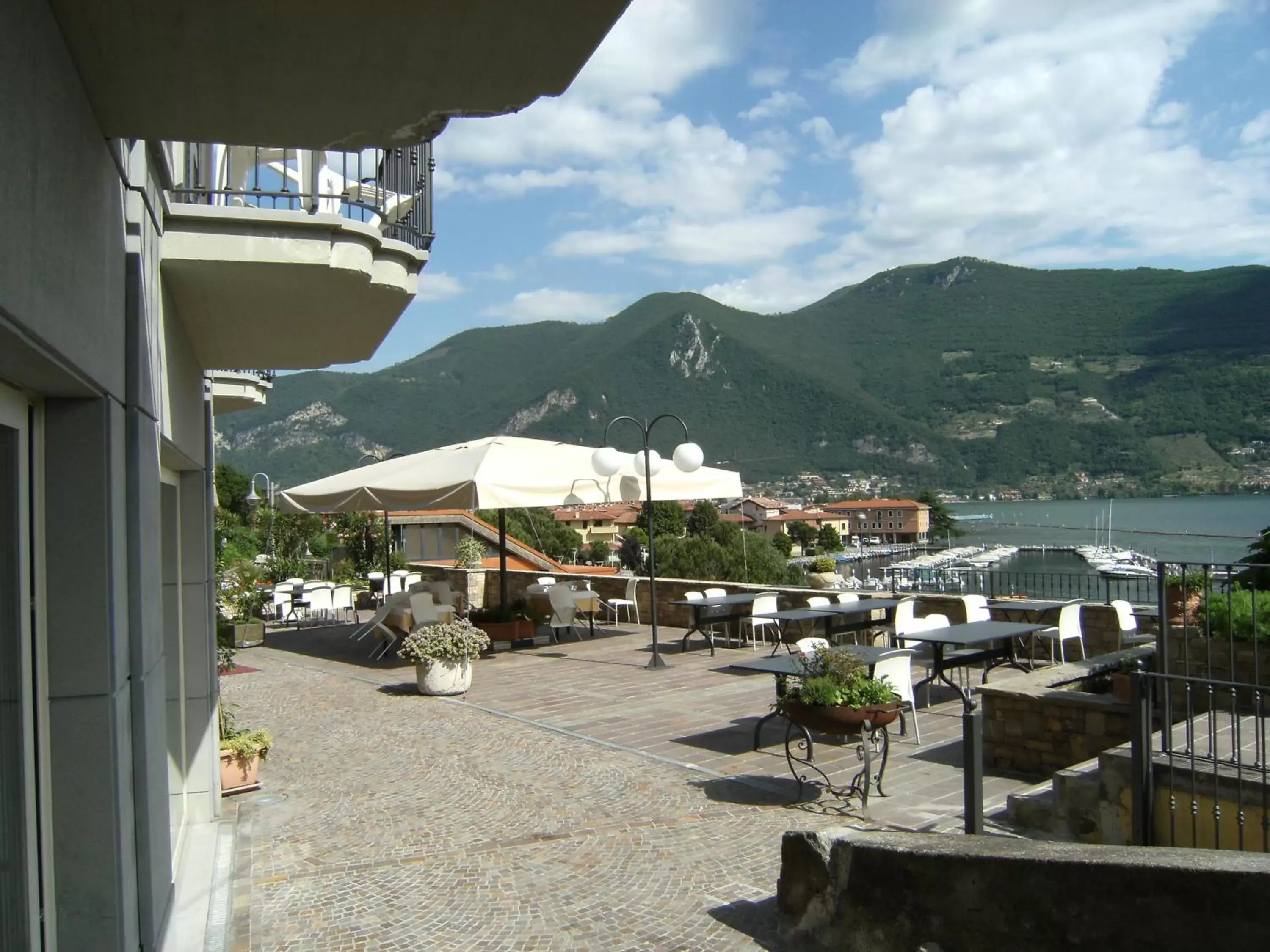 Balcony/Terrace, Mountain View in Locanda del Lago Rosmunda