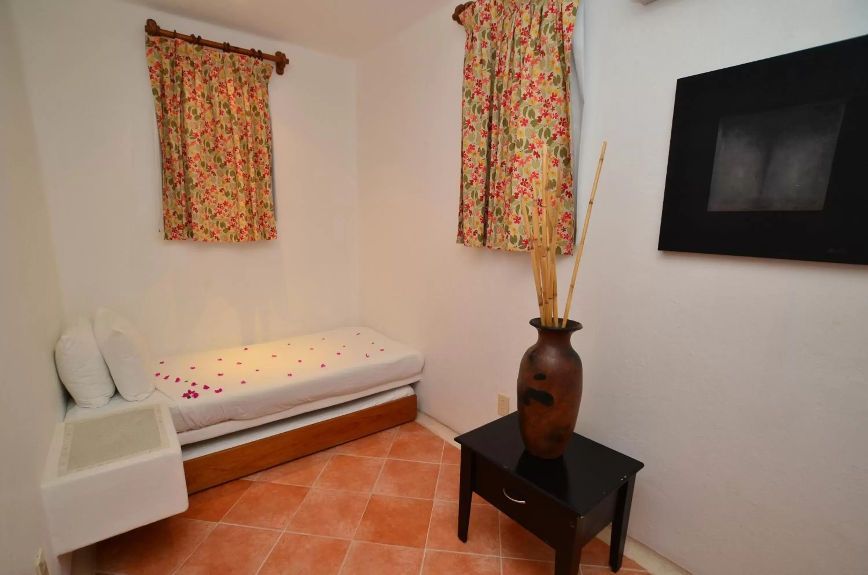 Bedroom, Seating Area in Pacifica Resort Ixtapa