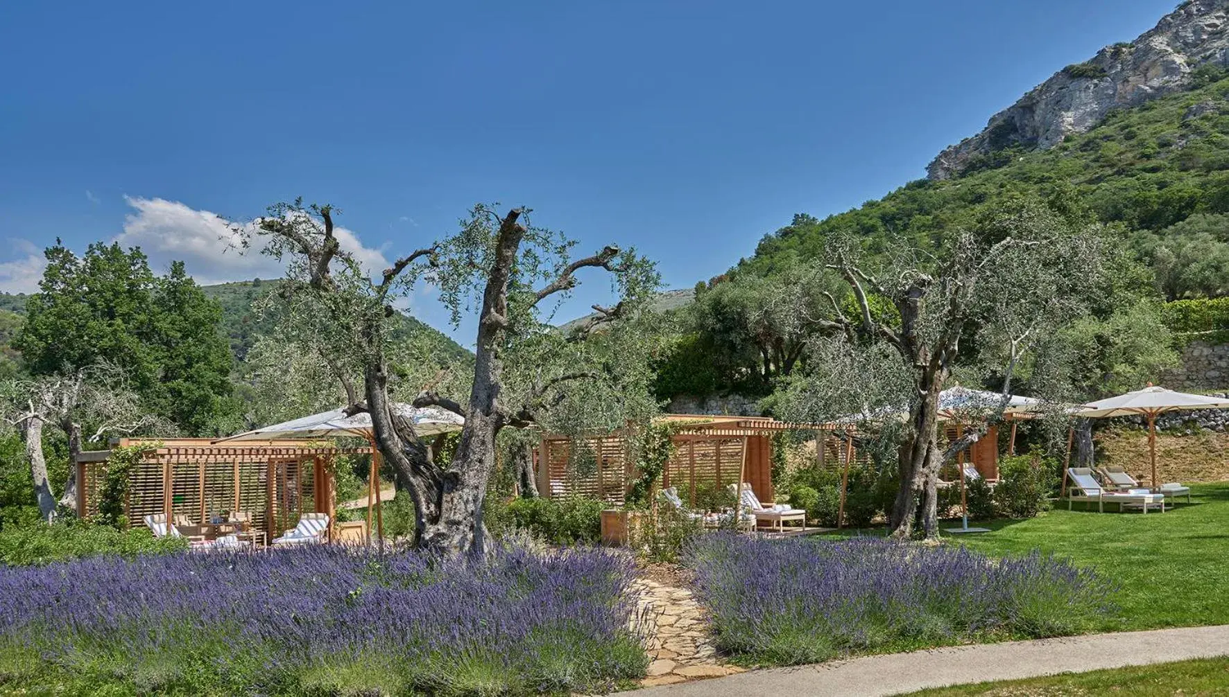 Garden, Property Building in Château Saint-Martin & Spa - an Oetker Collection Hotel