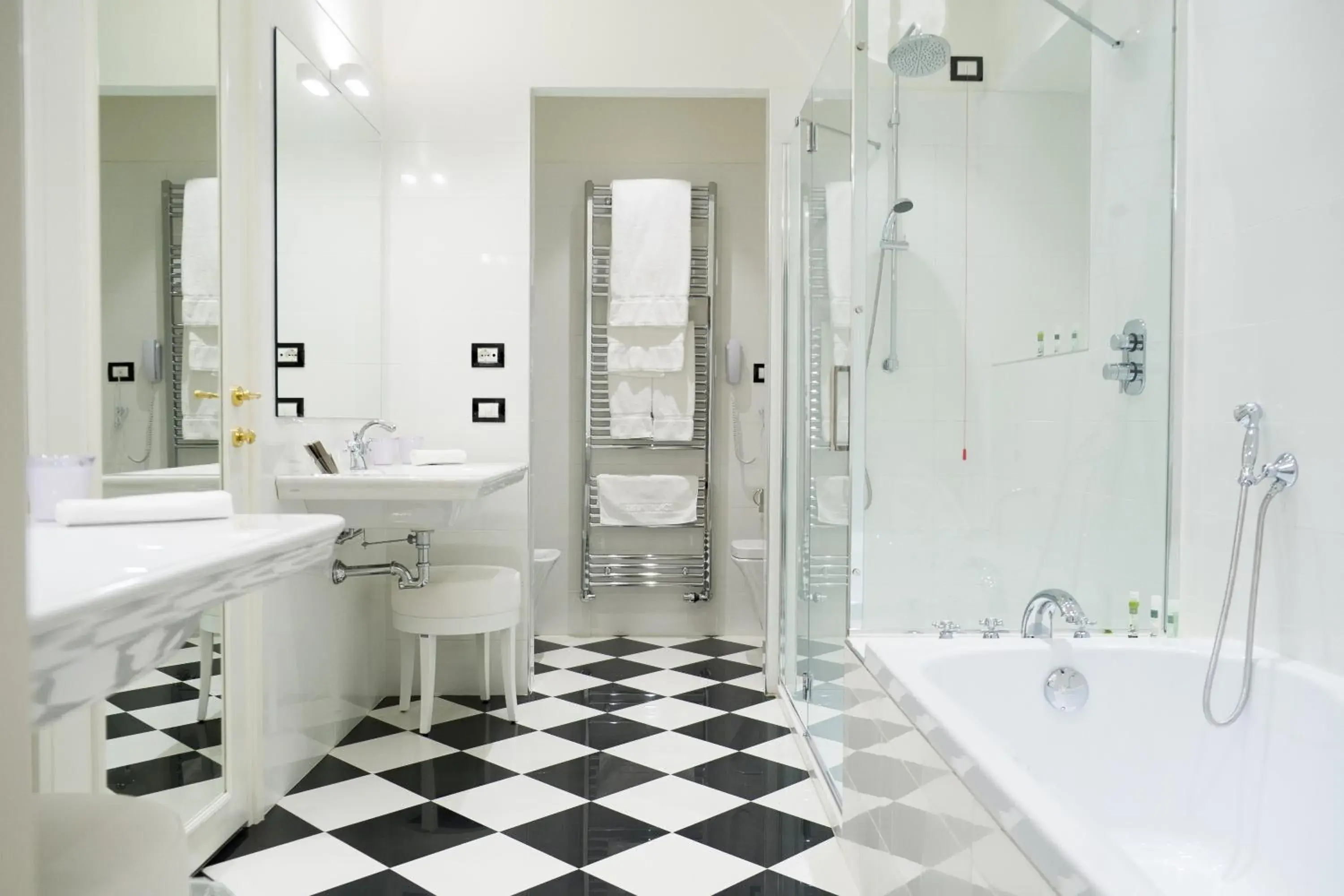 Bathroom in Turin Palace Hotel